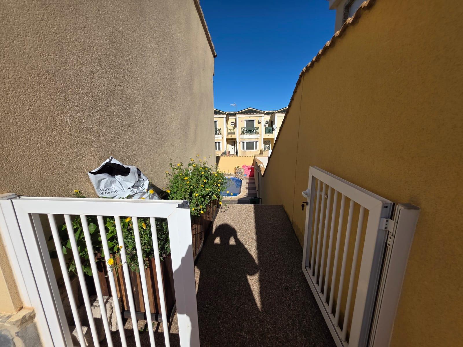 For sale - 4 Bedroom 1 Bathroom Villa in Villamartin - Villamartín-las Filipinas  - Alicante