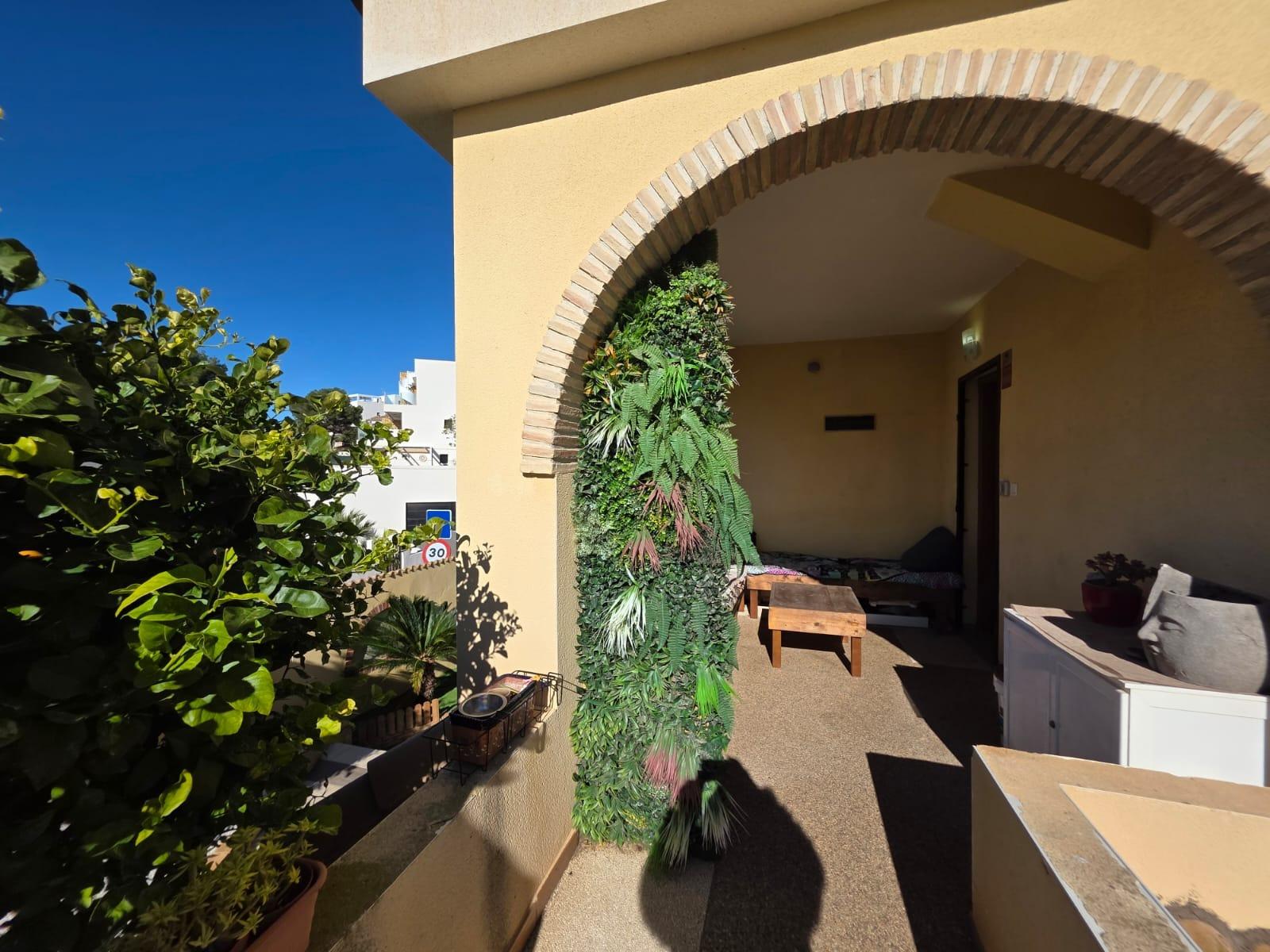 For sale - 4 Bedroom 1 Bathroom Villa in Villamartin - Villamartín-las Filipinas  - Alicante