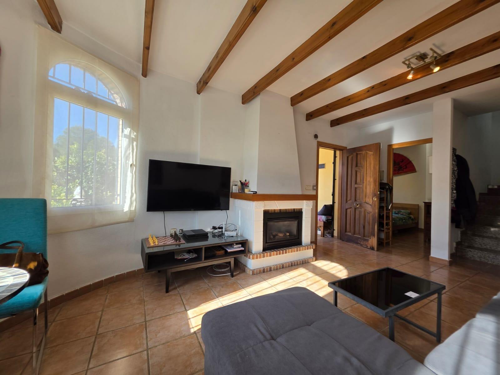 For sale - 4 Bedroom 1 Bathroom Villa in Villamartin - Villamartín-las Filipinas  - Alicante