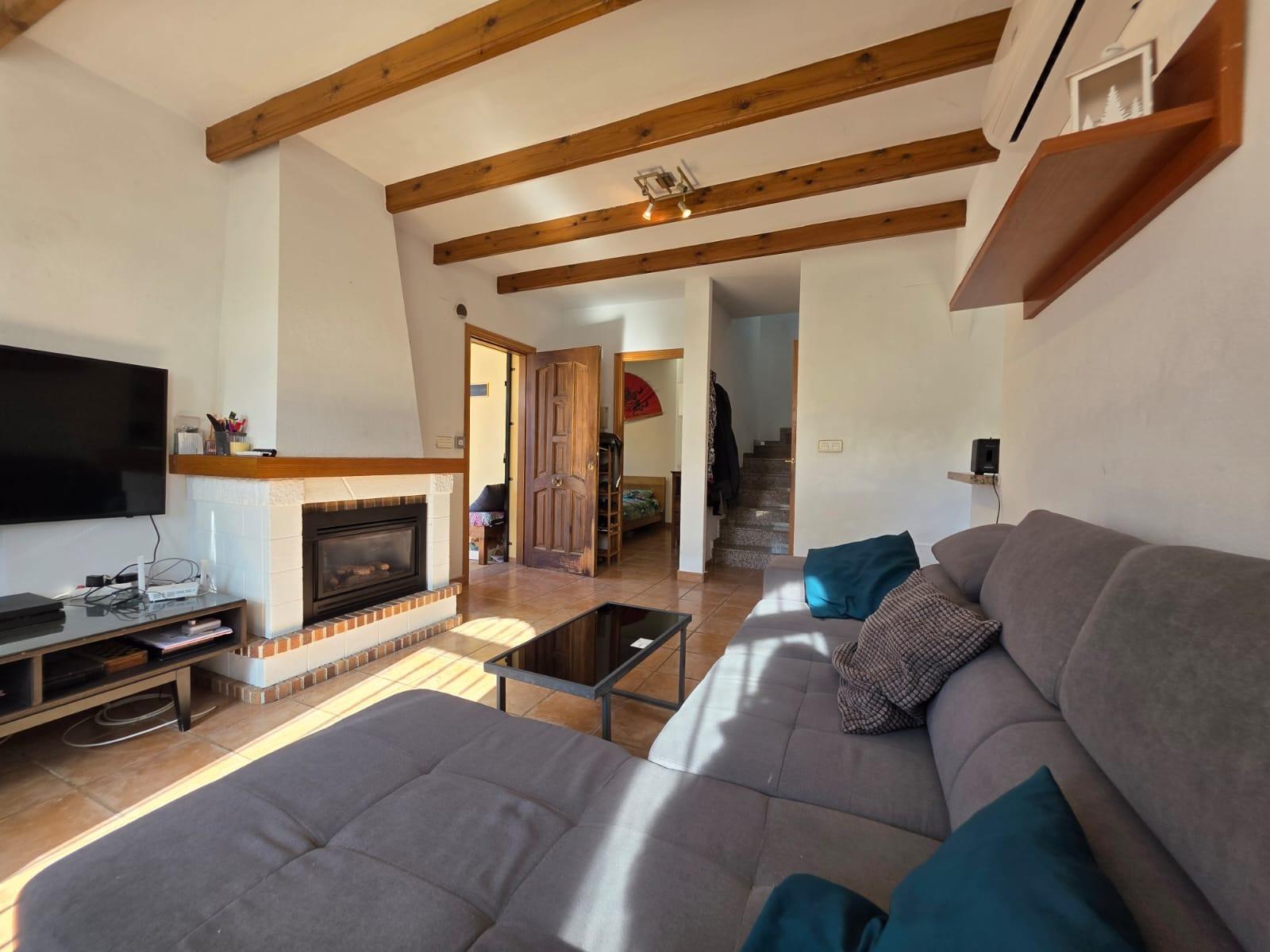 For sale - 4 Bedroom 1 Bathroom Villa in Villamartin - Villamartín-las Filipinas  - Alicante