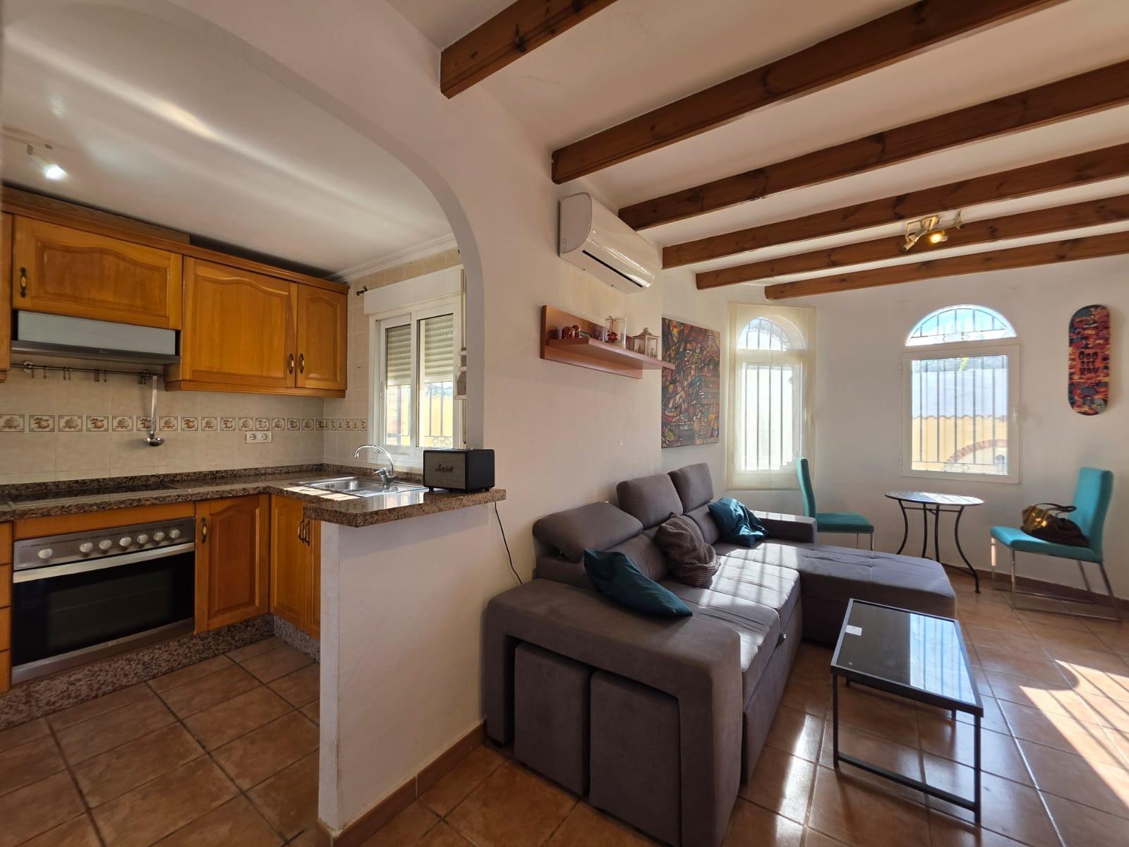 For sale - 4 Bedroom 1 Bathroom Villa in Villamartin - Villamartín-las Filipinas  - Alicante