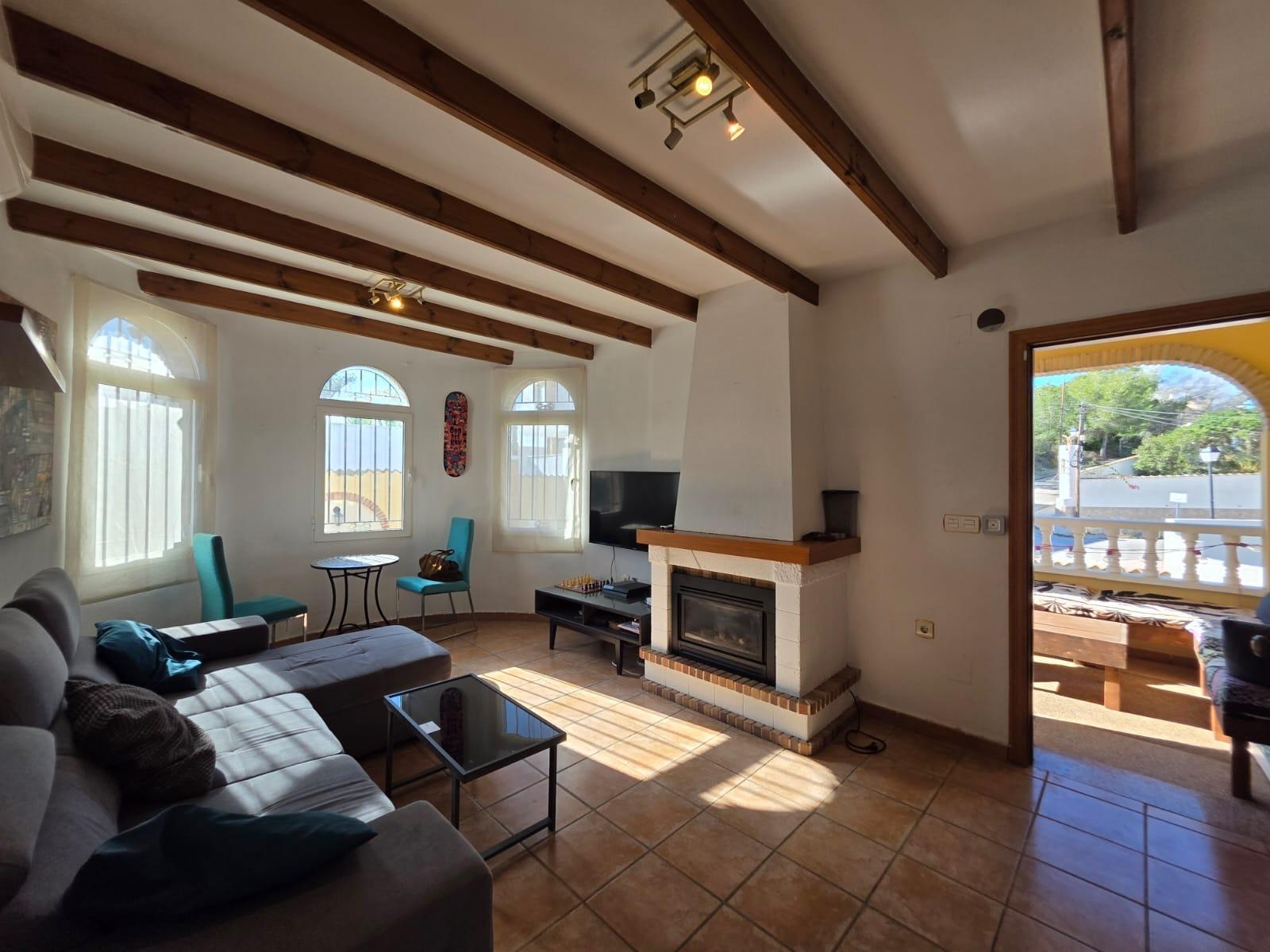 For sale - 4 Bedroom 1 Bathroom Villa in Villamartin - Villamartín-las Filipinas  - Alicante