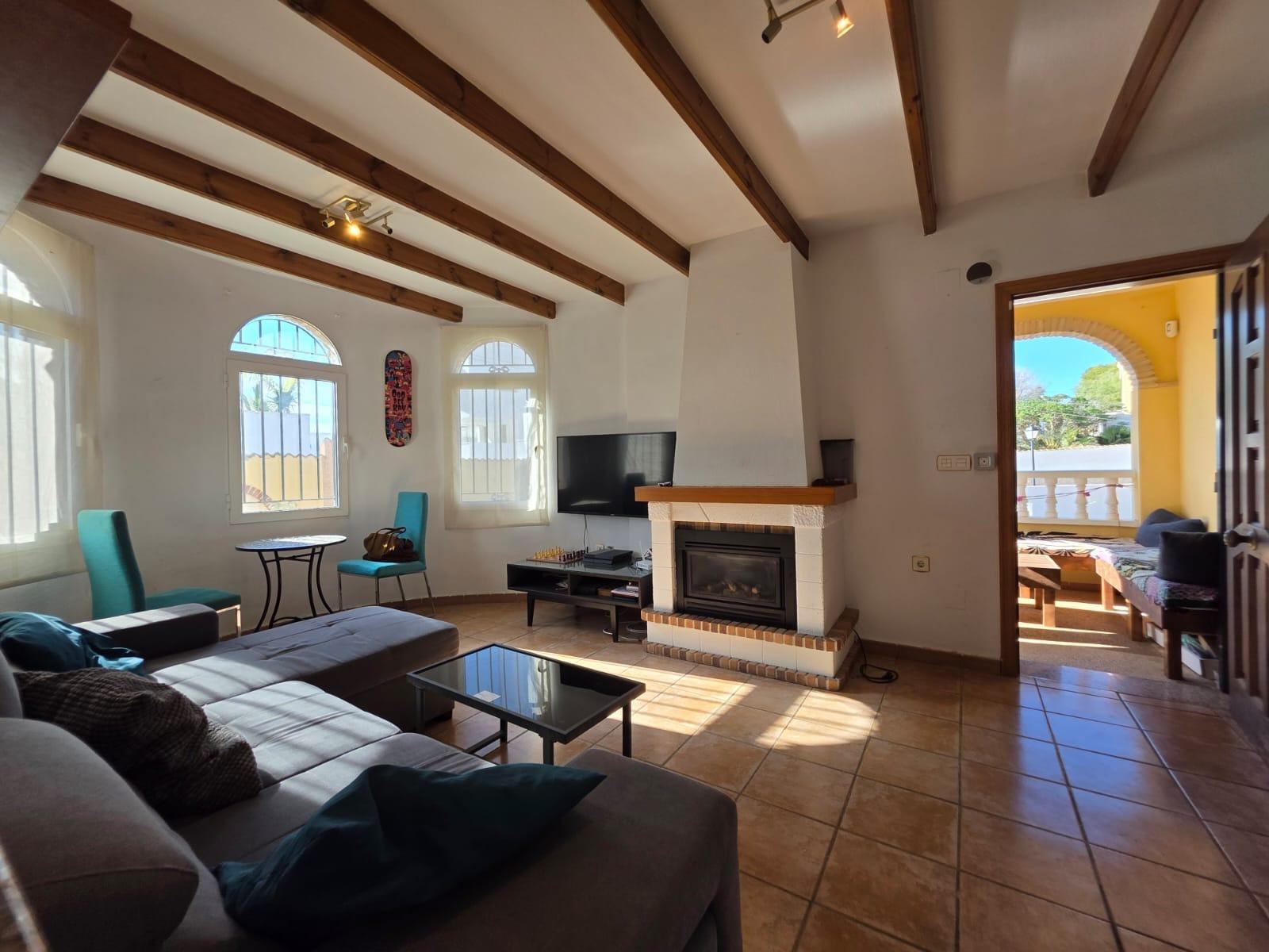 For sale - 4 Bedroom 1 Bathroom Villa in Villamartin - Villamartín-las Filipinas  - Alicante