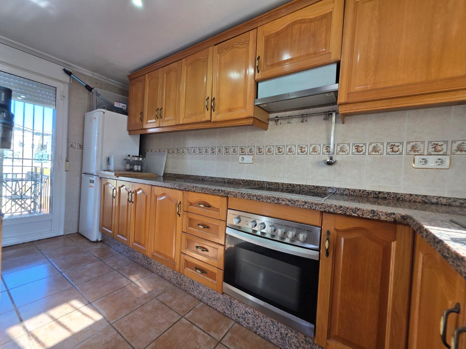 For sale - 4 Bedroom 1 Bathroom Villa in Villamartin - Villamartín-las Filipinas  - Alicante