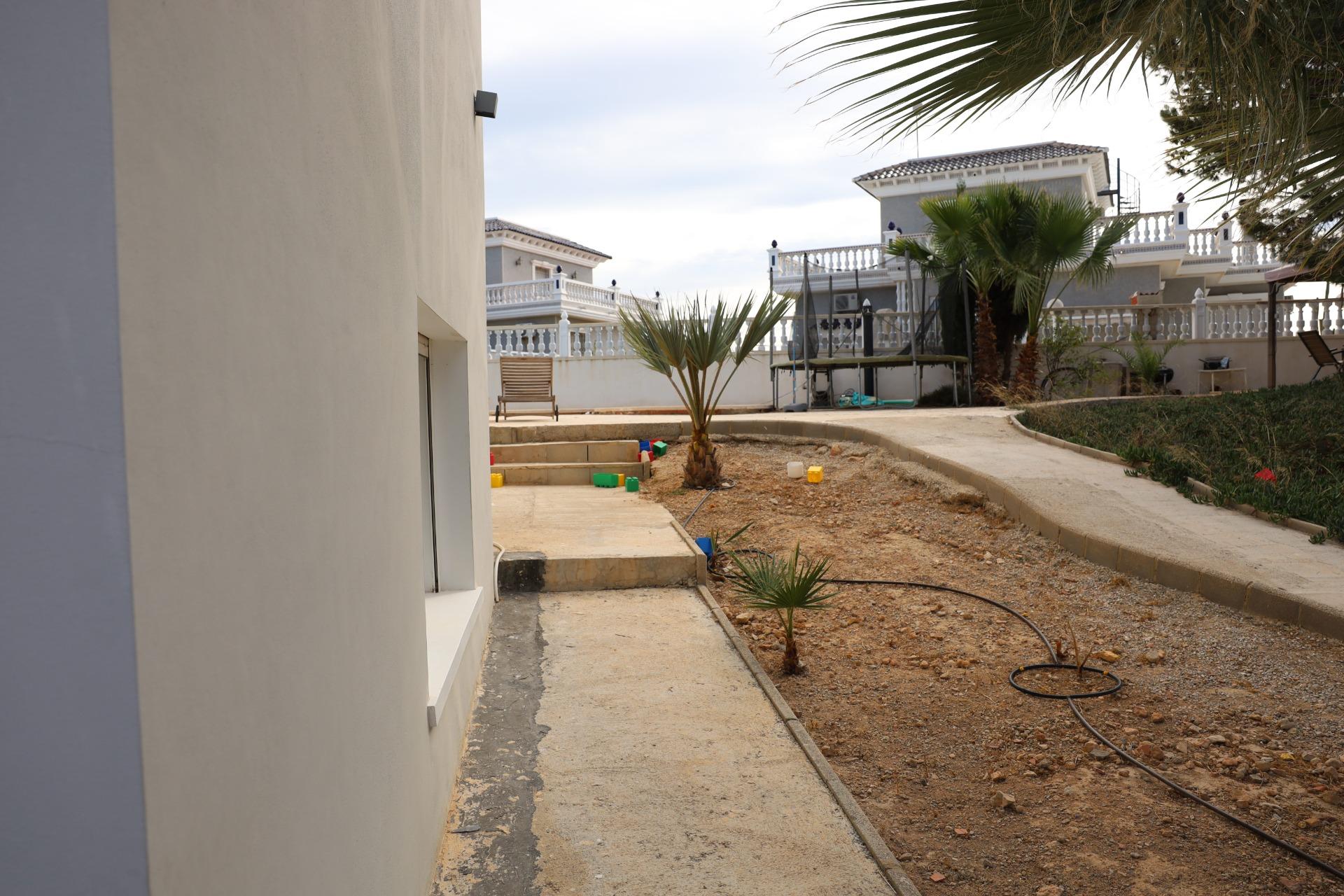 For sale - 5 Bedroom 3 Bathroom Villa in Ciudad Quesada - Costa Blanca Sur  - Alicante