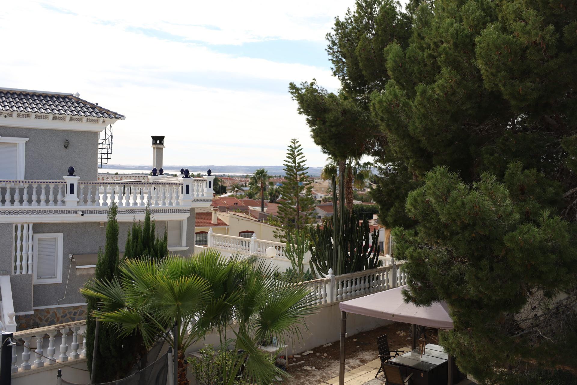 For sale - 5 Bedroom 3 Bathroom Villa in Ciudad Quesada - Costa Blanca Sur  - Alicante