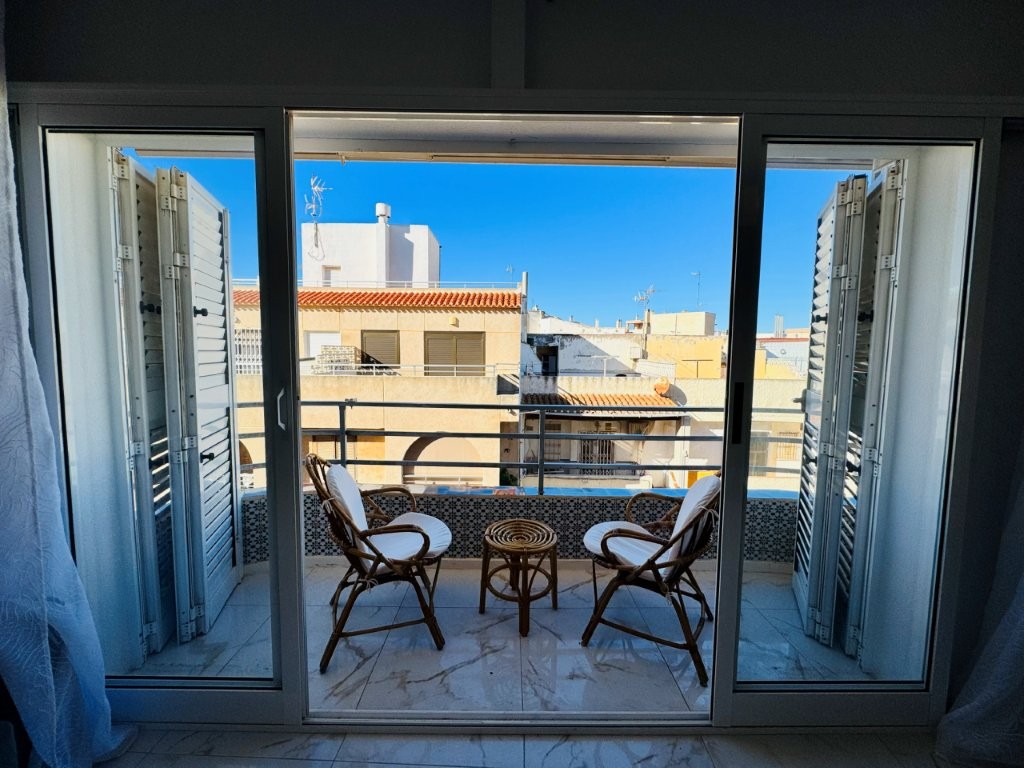 Apartment in Torrelamata - Image 4