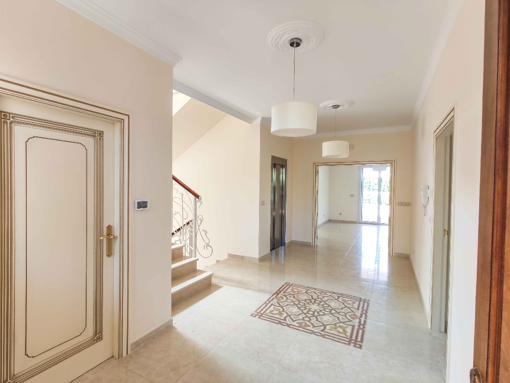 For sale - 6 Bedroom 8 Bathroom Villa in Cabo Roig - Cabo Roig  - Alicante