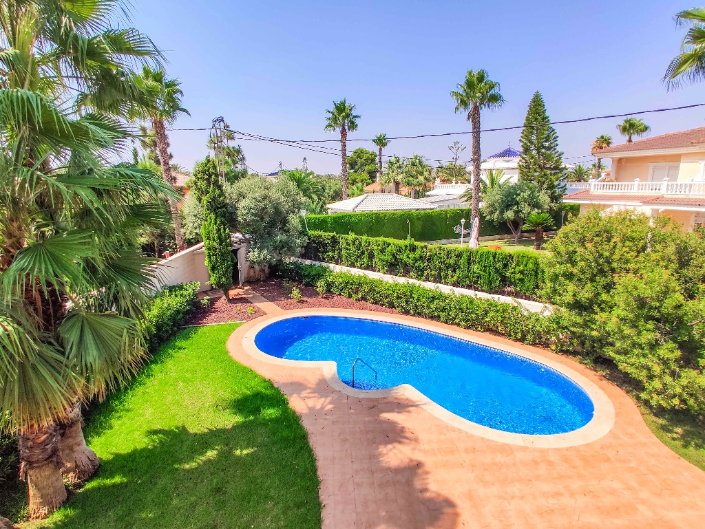 For sale - 6 Bedroom 8 Bathroom Villa in Cabo Roig - Cabo Roig  - Alicante