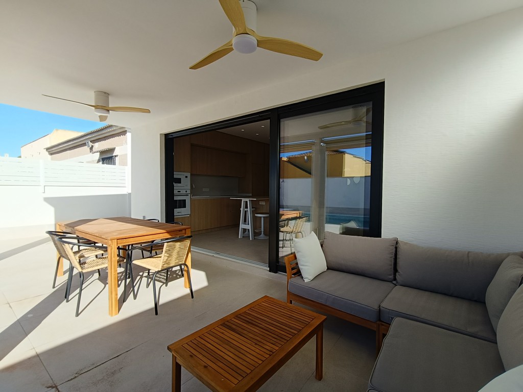 For sale - 3 Bedroom 2 Bathroom Villa in El Chaparral - El Chaparral - Alicante