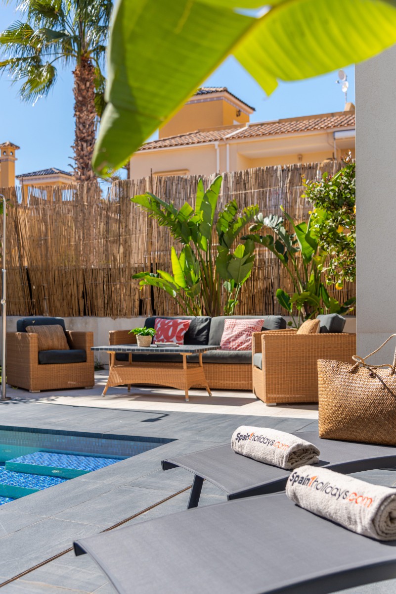 For sale - 4 Bedroom 4 Bathroom Villa in Orihuela Costa - Lomas de Campoamor  - Alicante