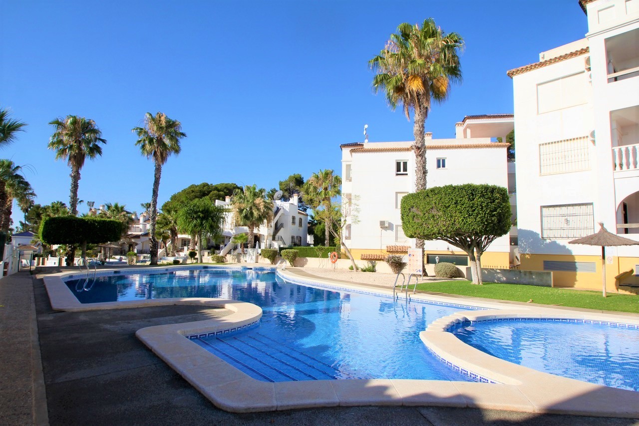 For sale - 2 Bedroom 2 Bathroom Apartment in Villamartín - Villamartin  - Alicante