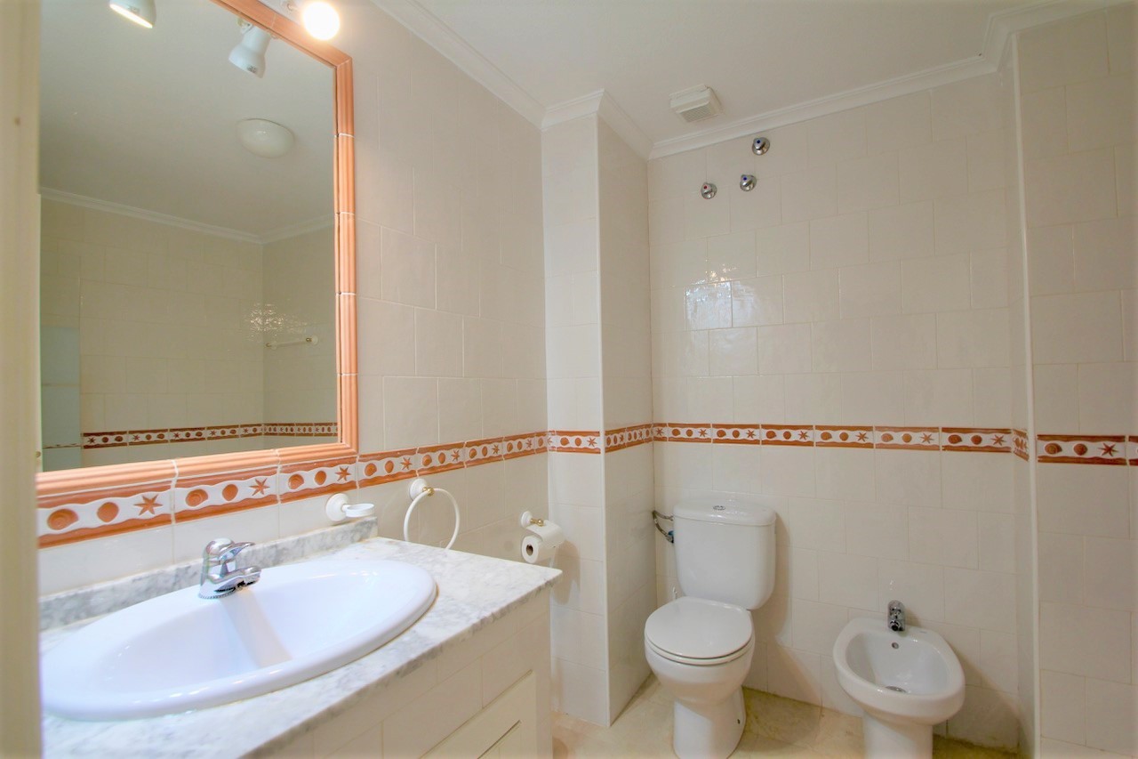 For sale - 2 Bedroom 2 Bathroom Apartment in Villamartín - Villamartin  - Alicante