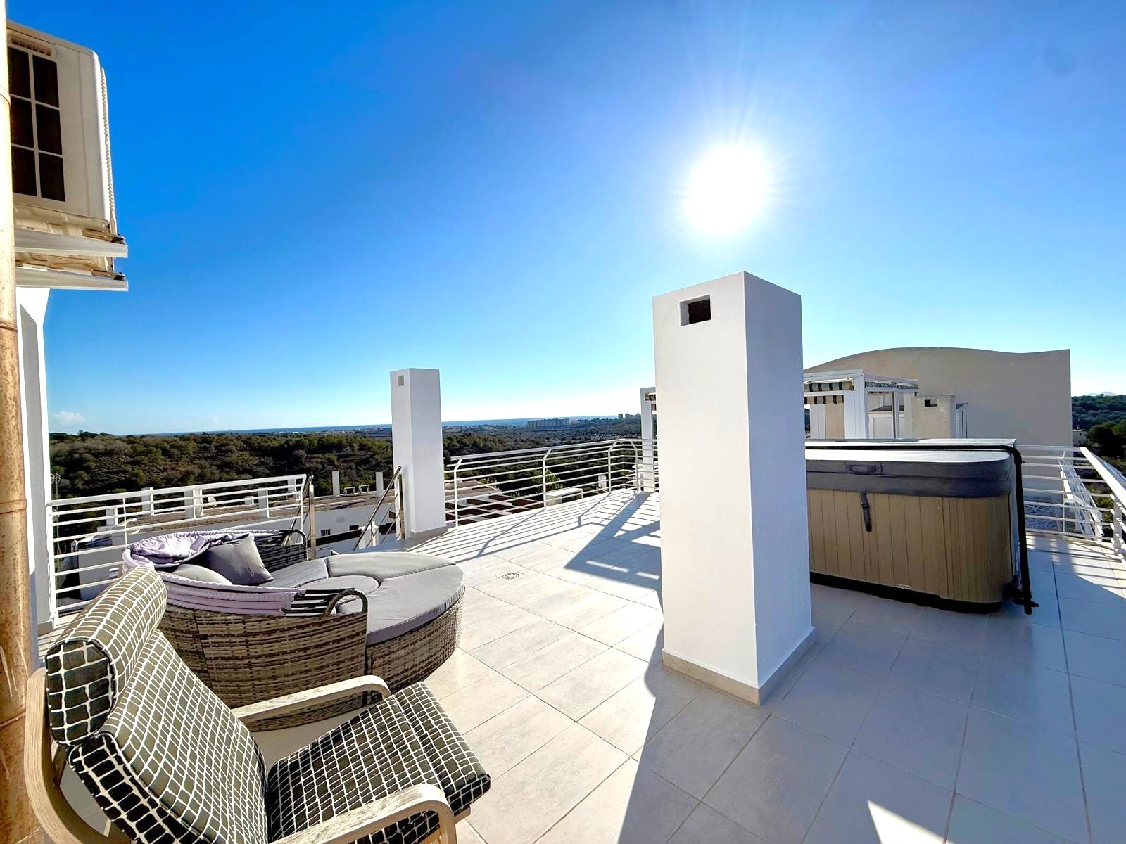 For sale - 3 Bedroom 3 Bathroom Apartment in Orihuela Costa - Las Ramblas  - Alicante