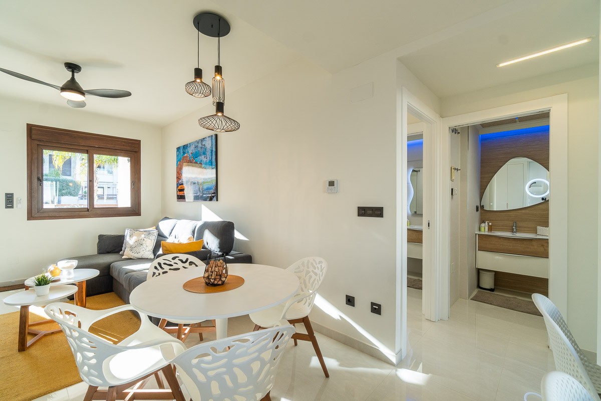 For sale - 2 Bedroom 2 Bathroom Apartment in Orihuela Costa - Costa Blanca  - Alicante