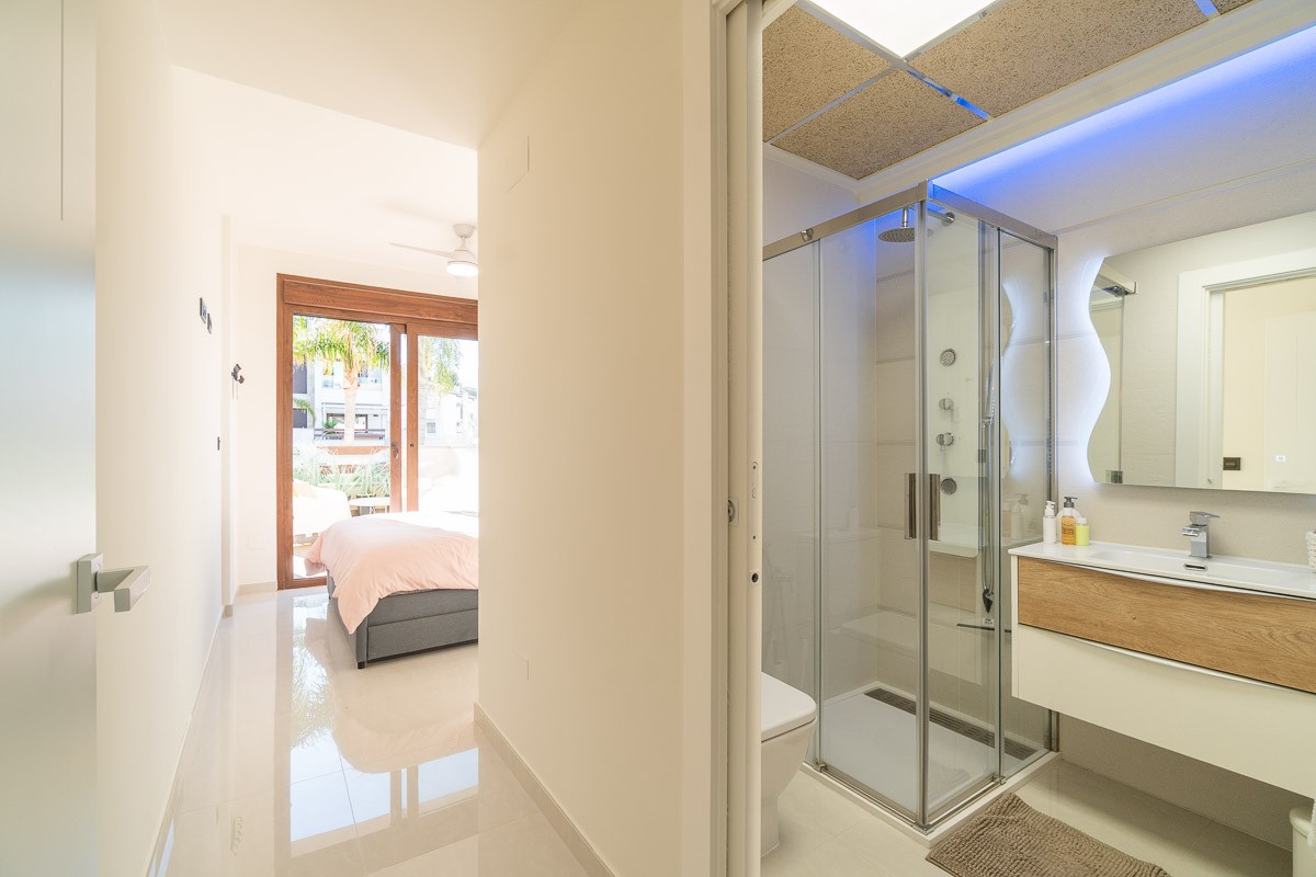 For sale - 2 Bedroom 2 Bathroom Apartment in Orihuela Costa - Costa Blanca  - Alicante