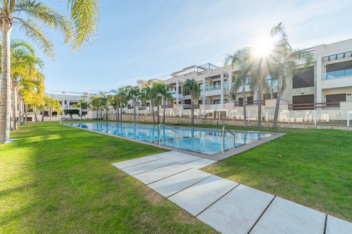 For sale - 2 Bedroom 2 Bathroom Apartment in Orihuela Costa - Costa Blanca  - Alicante