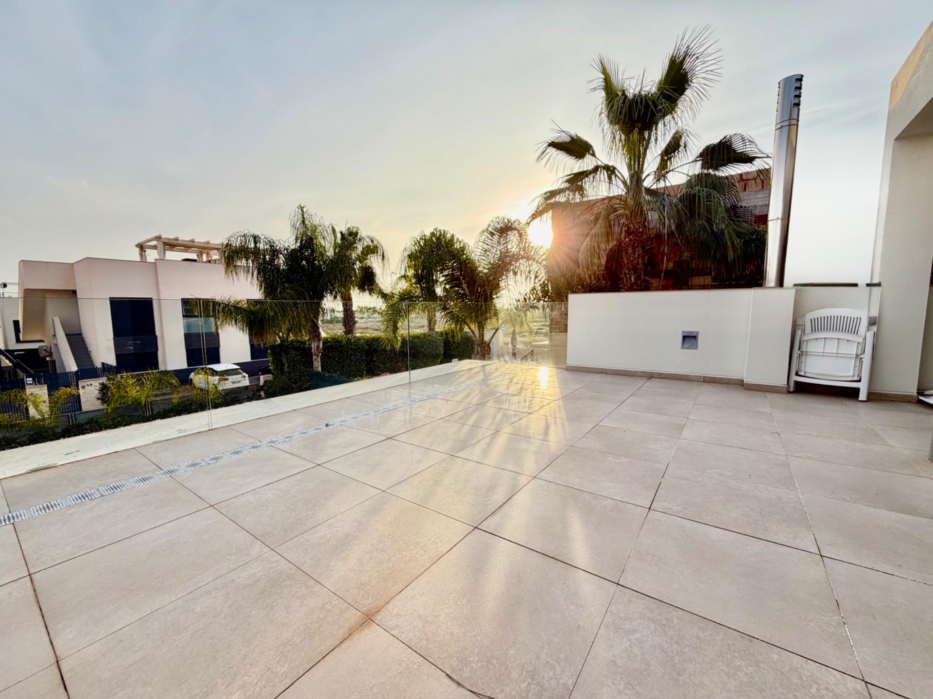 For sale - 3 Bedroom 3 Bathroom Villa in Rojales - Cuidad Quesada  - Alicante