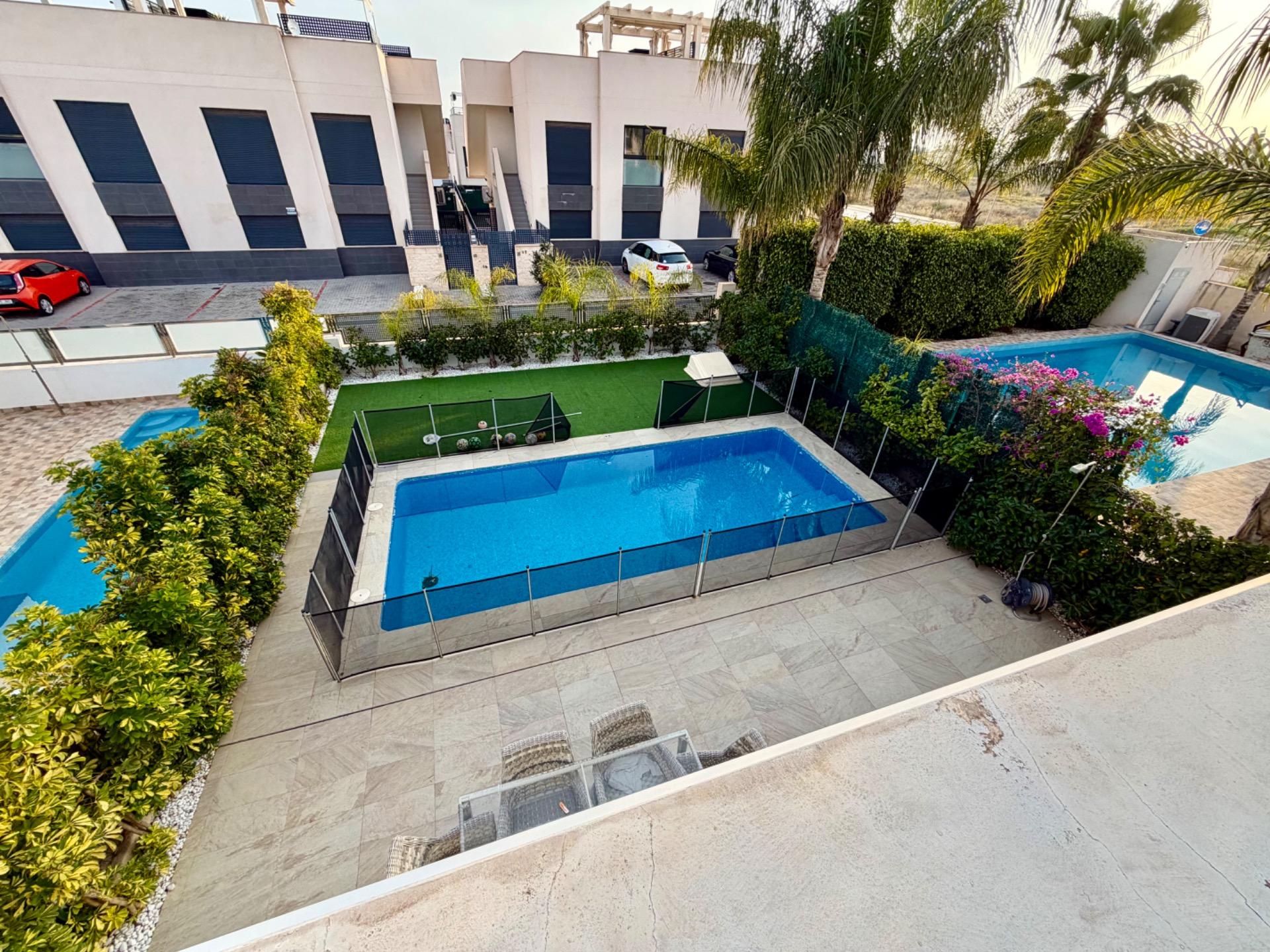 For sale - 3 Bedroom 3 Bathroom Villa in Rojales - Cuidad Quesada  - Alicante