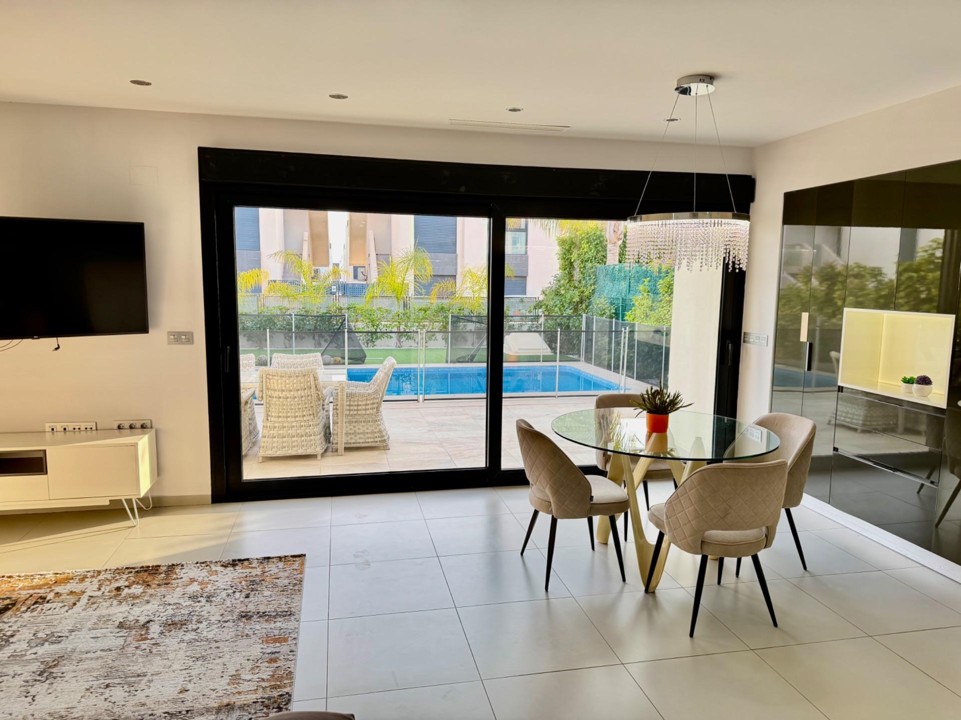 For sale - 3 Bedroom 3 Bathroom Villa in Rojales - Cuidad Quesada  - Alicante