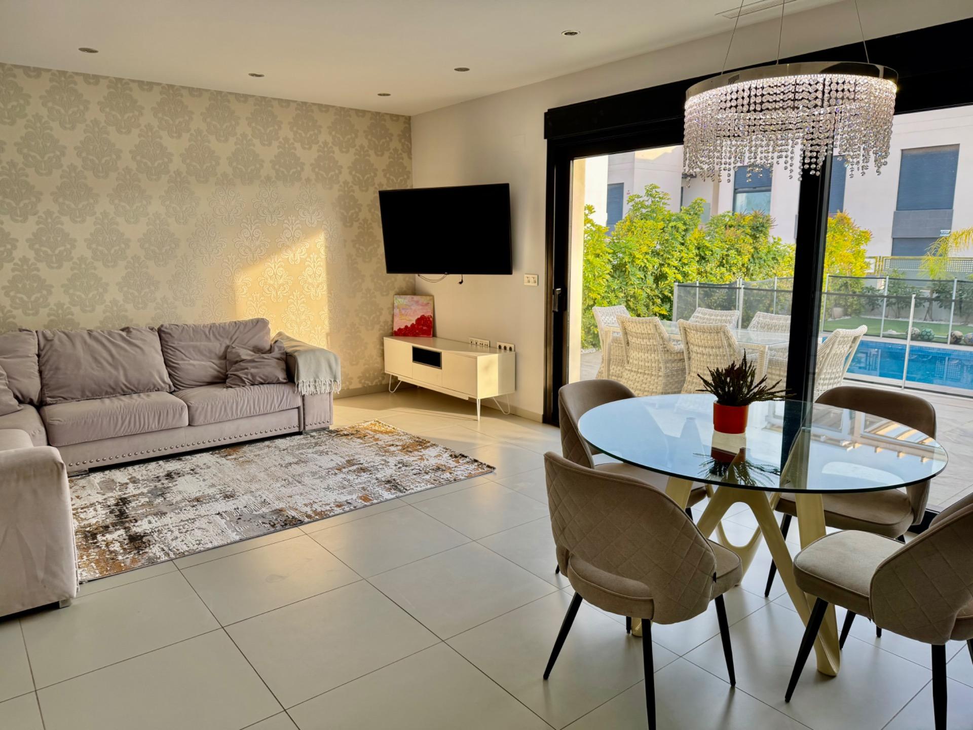 For sale - 3 Bedroom 3 Bathroom Villa in Rojales - Cuidad Quesada  - Alicante
