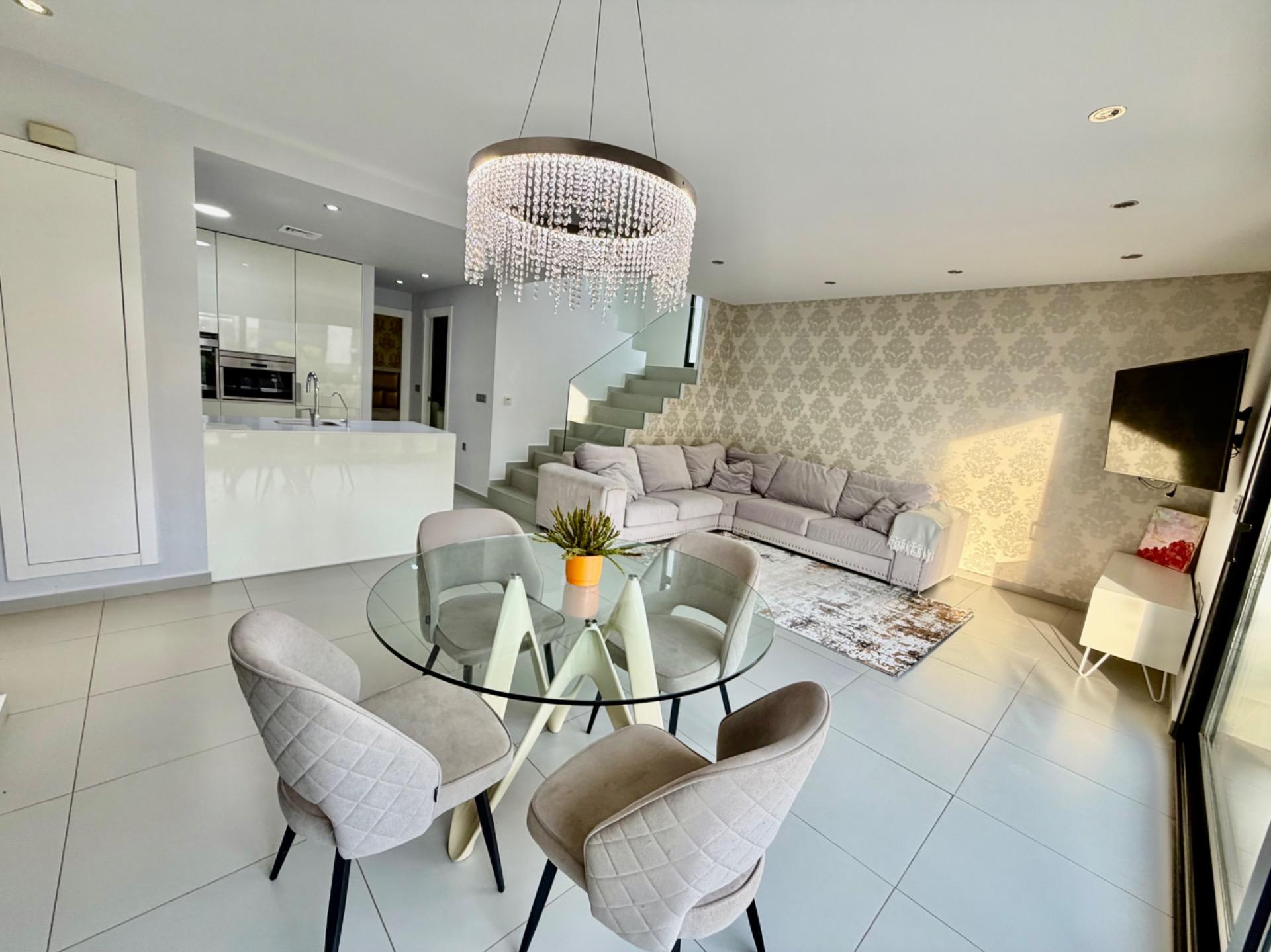 For sale - 3 Bedroom 3 Bathroom Villa in Rojales - Cuidad Quesada  - Alicante