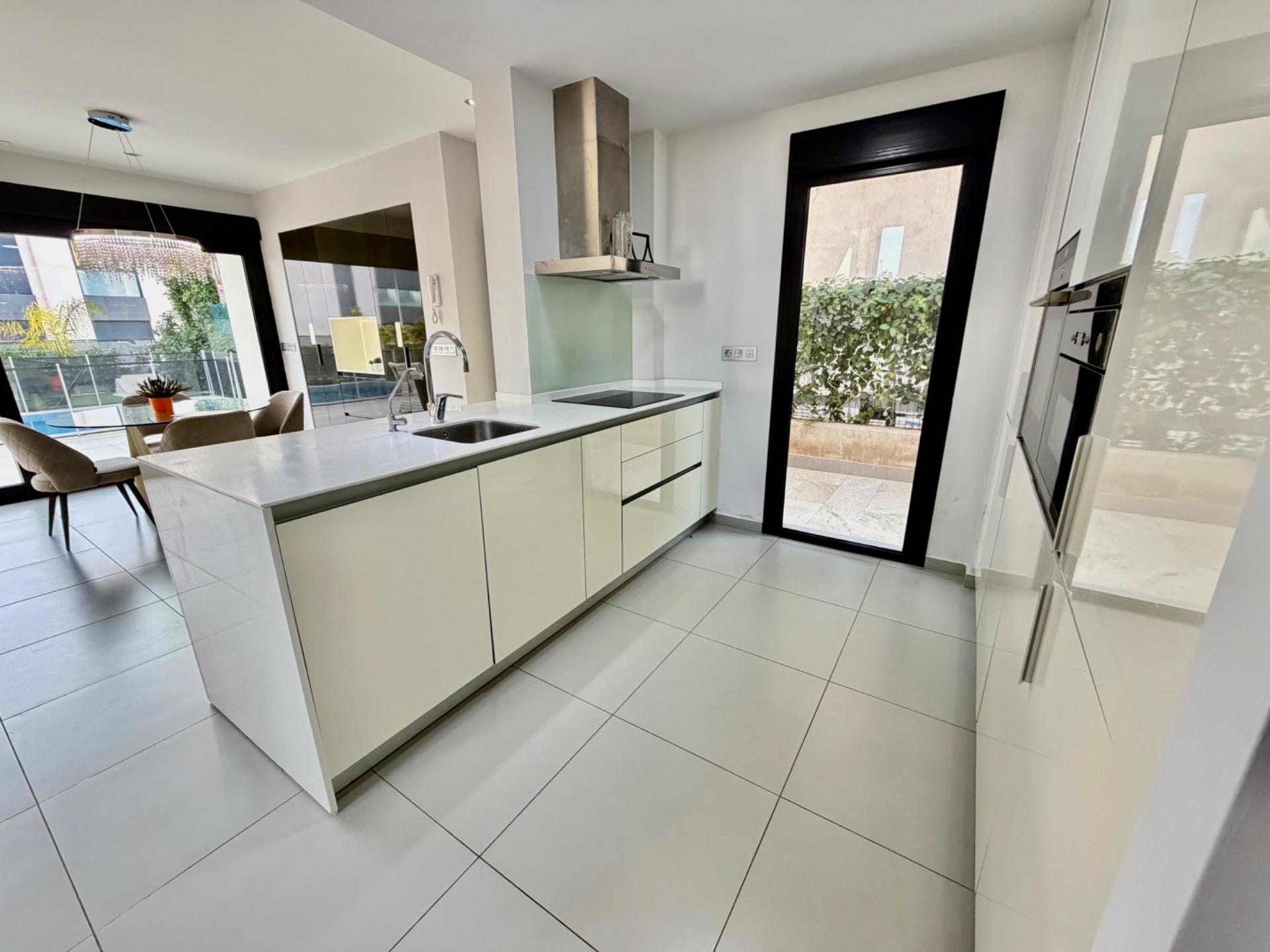 For sale - 3 Bedroom 3 Bathroom Villa in Rojales - Cuidad Quesada  - Alicante