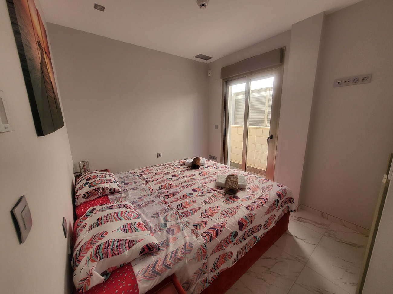 For sale - 3 Bedroom 2 Bathroom Villa in Villamartin -  - Alicante