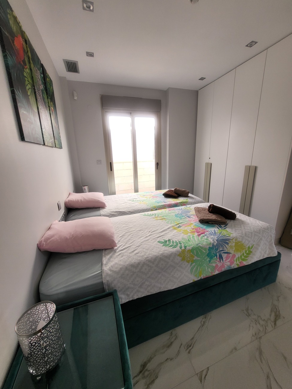 For sale - 3 Bedroom 2 Bathroom Villa in Villamartin -  - Alicante