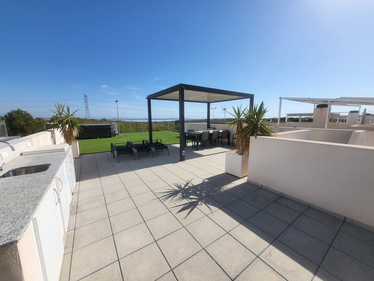 For sale - 3 Bedroom 2 Bathroom Villa in Villamartin -  - Alicante
