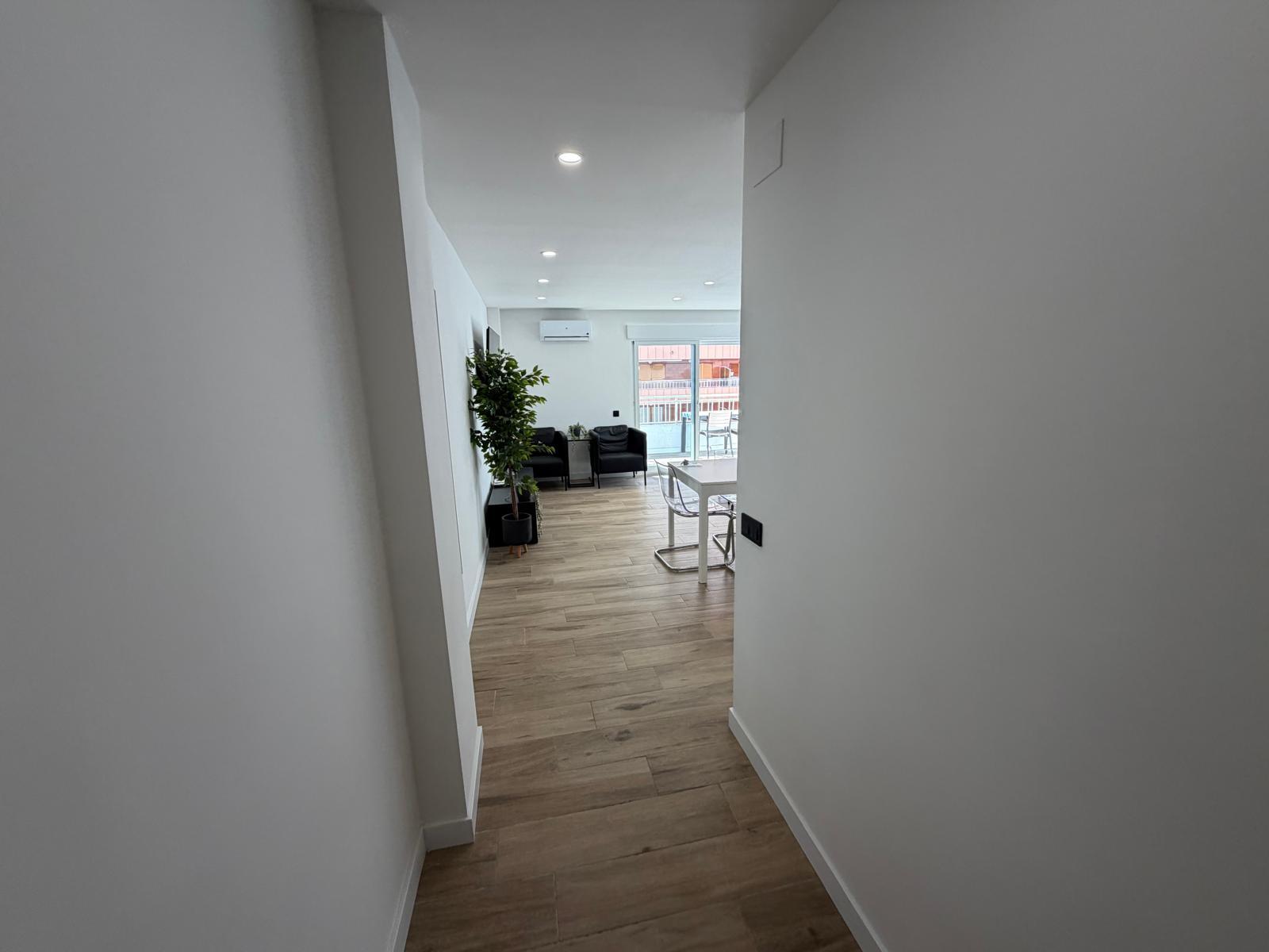 For sale - 3 Bedroom 2 Bathroom Apartamento in Torrevieja - Playa del Acequión  - Alicante