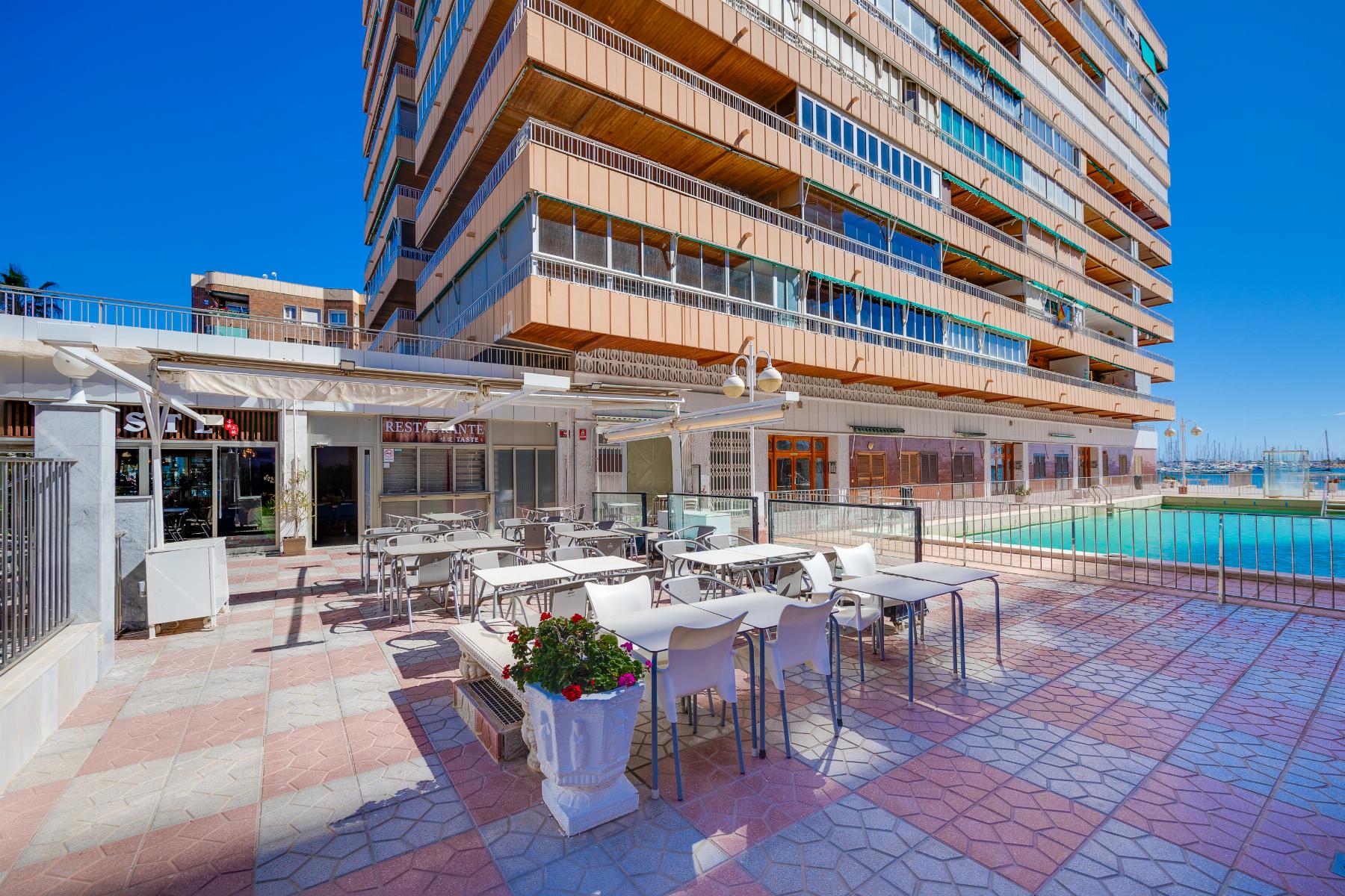 For sale - 3 Bedroom 2 Bathroom Apartamento in Torrevieja - Playa del Acequión  - Alicante