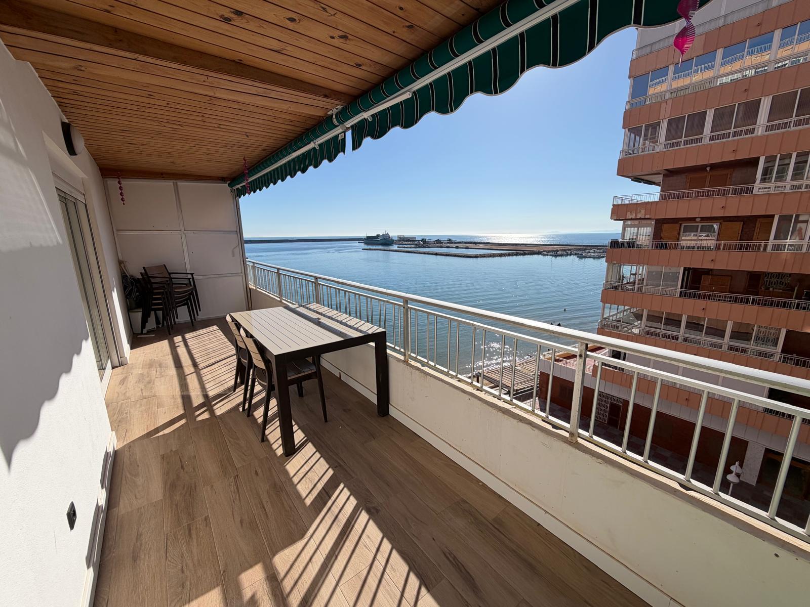 For sale - 3 Bedroom 2 Bathroom Apartamento in Torrevieja - Playa del Acequión  - Alicante