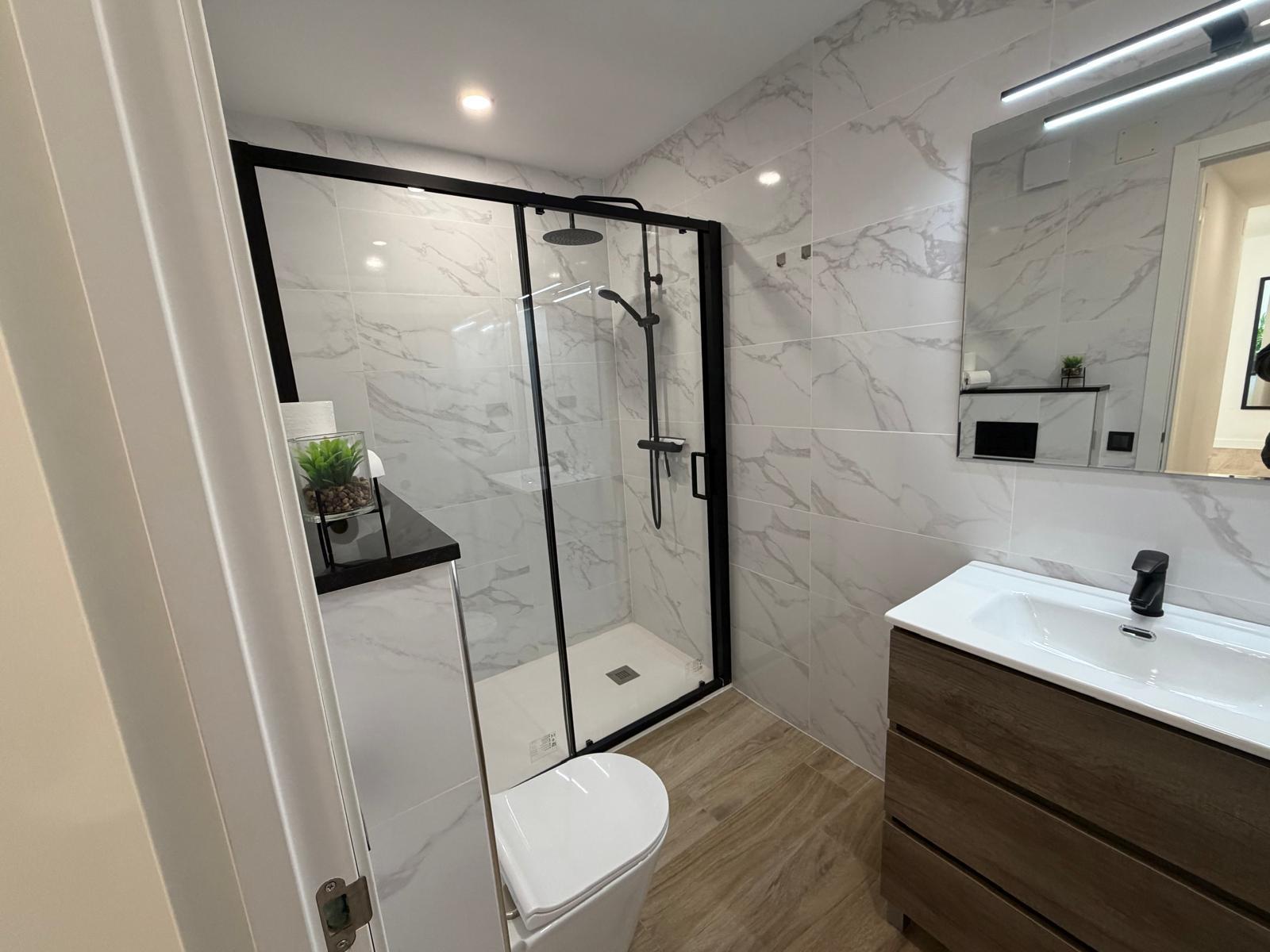 For sale - 3 Bedroom 2 Bathroom Apartamento in Torrevieja - Playa del Acequión  - Alicante