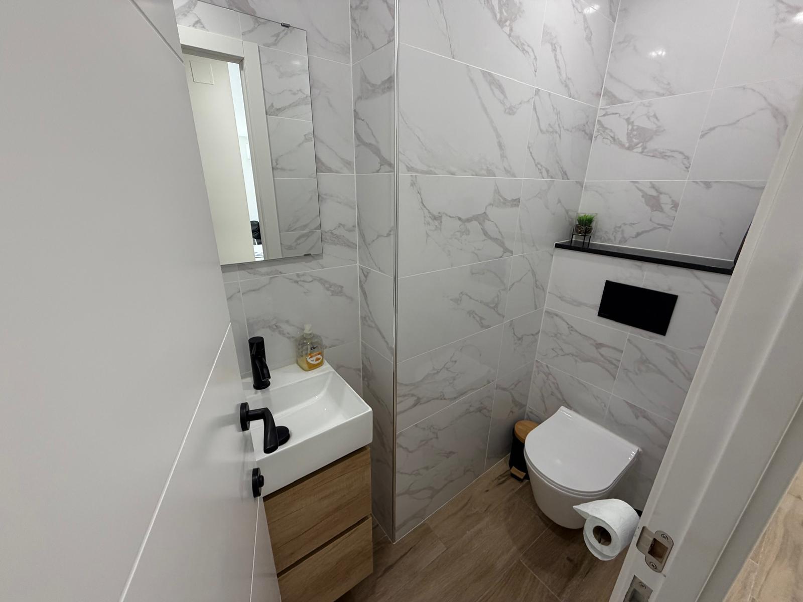 For sale - 3 Bedroom 2 Bathroom Apartamento in Torrevieja - Playa del Acequión  - Alicante