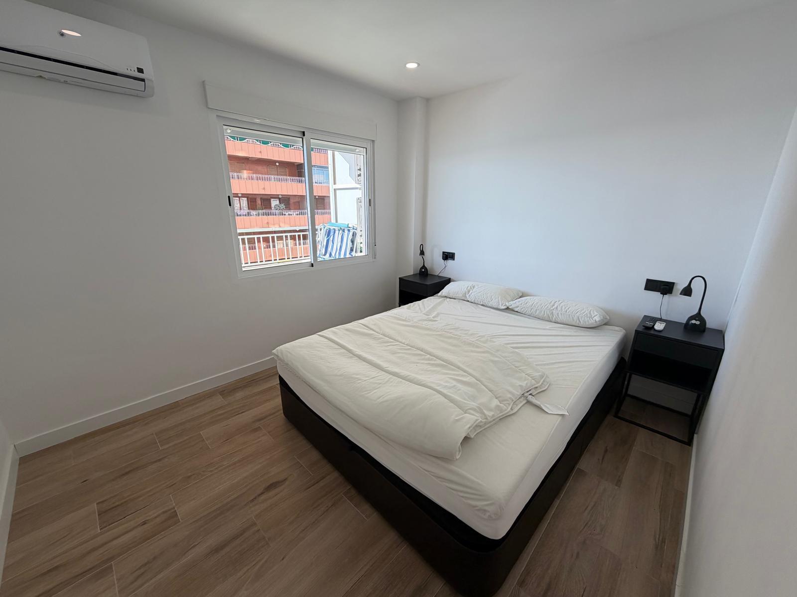 For sale - 3 Bedroom 2 Bathroom Apartamento in Torrevieja - Playa del Acequión  - Alicante