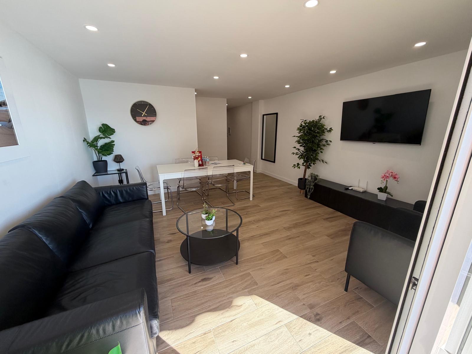 For sale - 3 Bedroom 2 Bathroom Apartamento in Torrevieja - Playa del Acequión  - Alicante