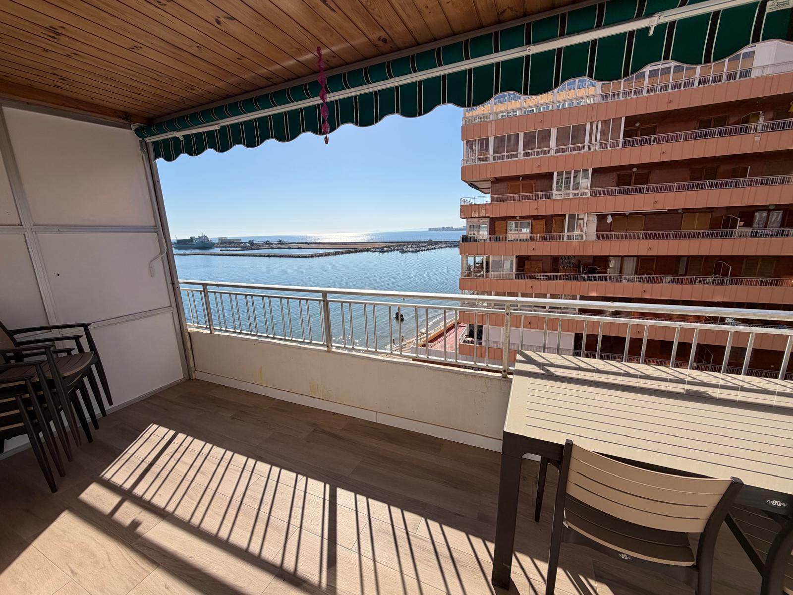 For sale - 3 Bedroom 2 Bathroom Apartamento in Torrevieja - Playa del Acequión  - Alicante