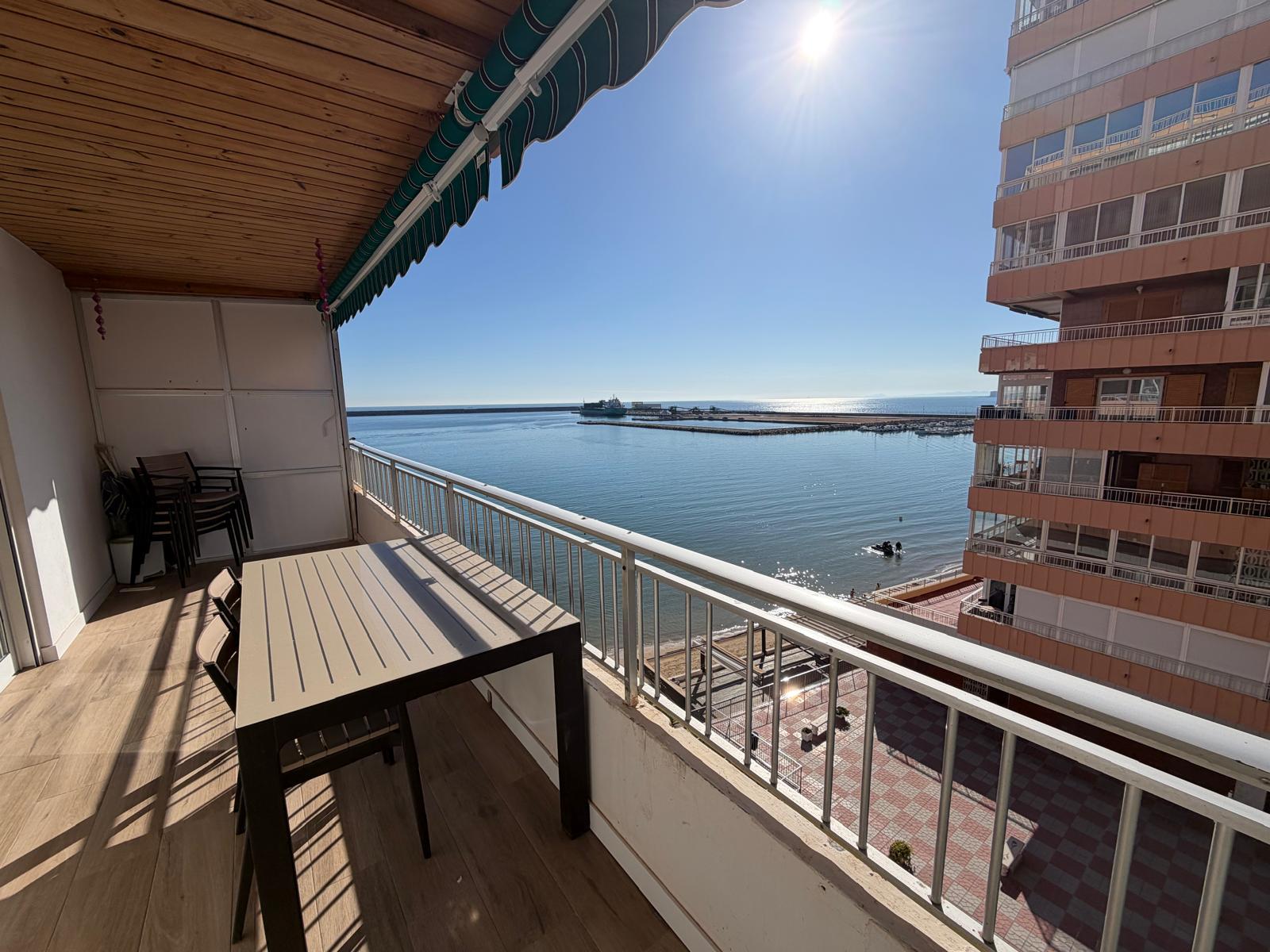 For sale - 3 Bedroom 2 Bathroom Apartamento in Torrevieja - Playa del Acequión  - Alicante