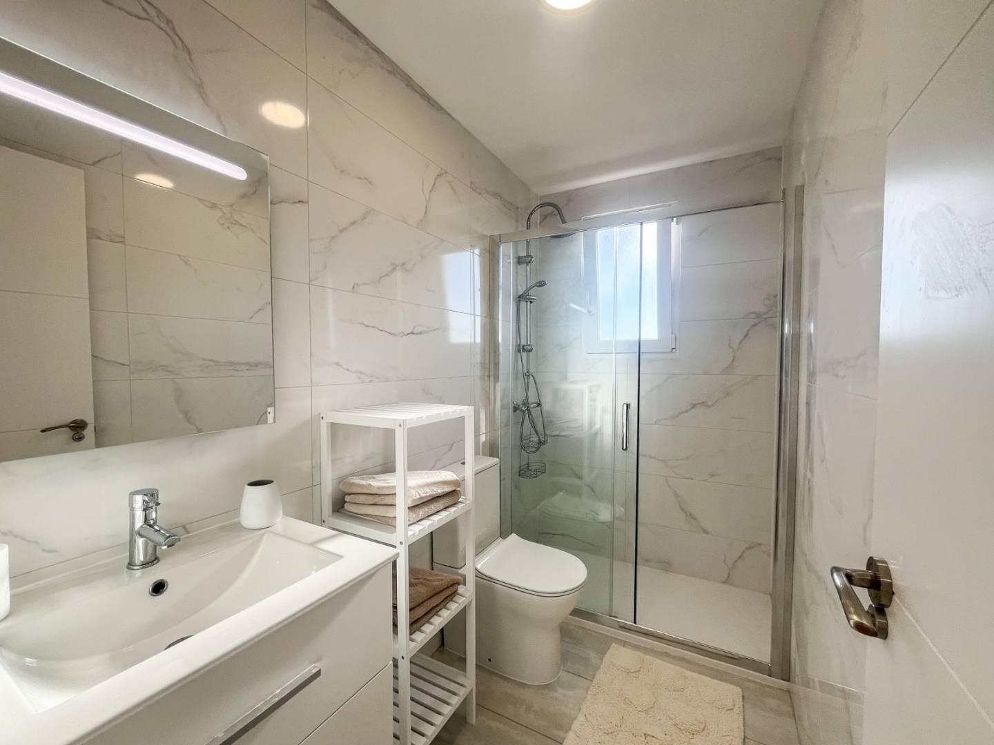 For sale - 2 Bedroom 2 Bathroom Apartamento in Torrevieja - Punta Prima  - Alicante