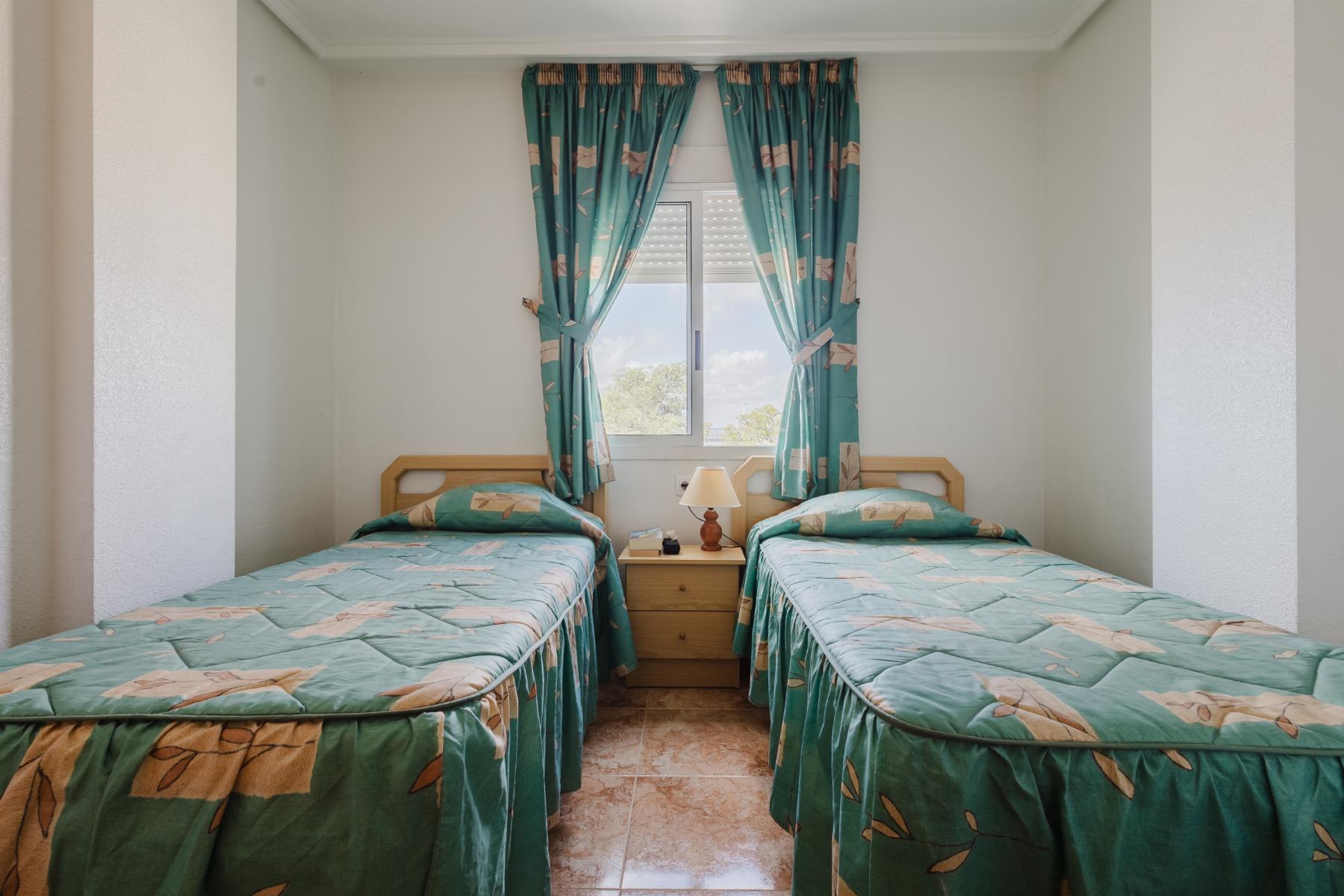 For sale - 3 Bedroom 2 Bathroom Apartamento in Torrevieja - Parque de Las Naciones  - Alicante