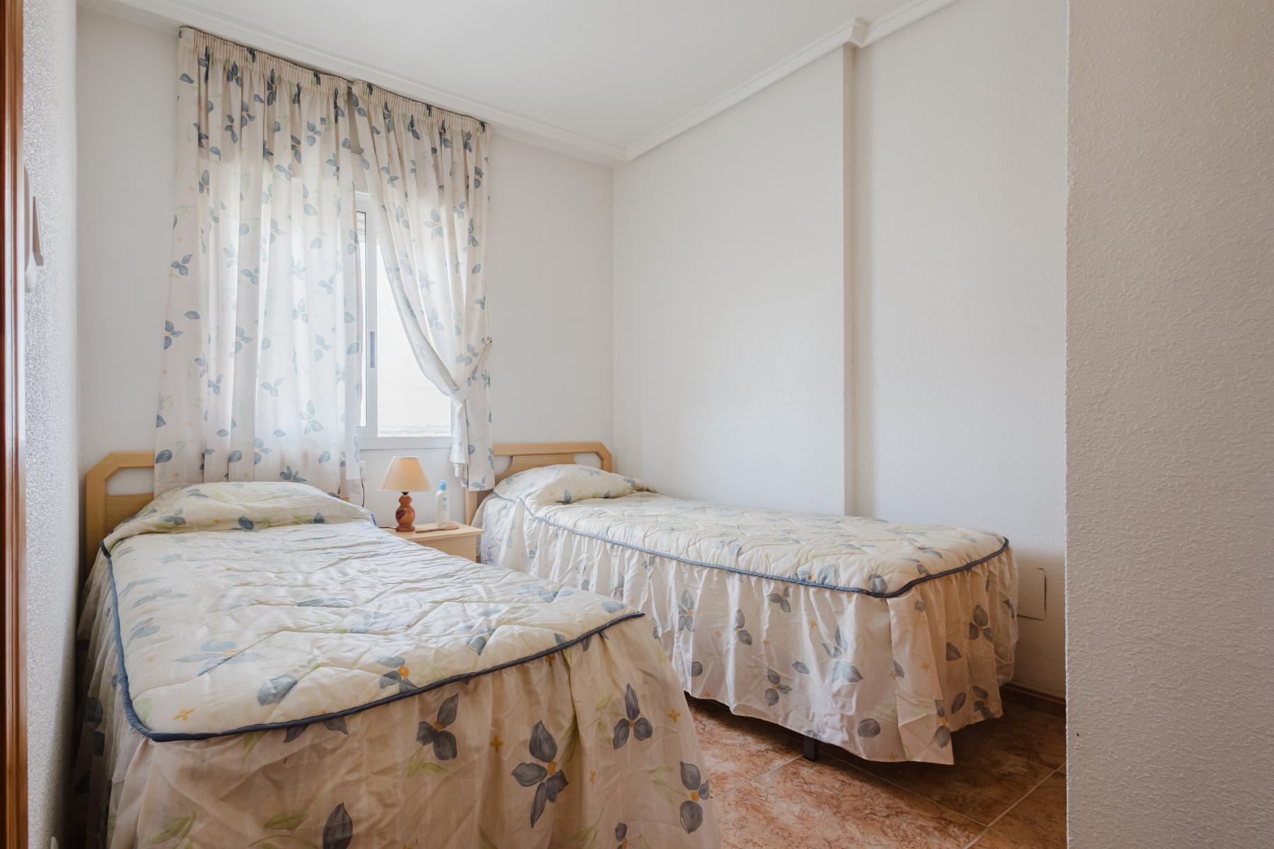 For sale - 3 Bedroom 2 Bathroom Apartamento in Torrevieja - Parque de Las Naciones  - Alicante