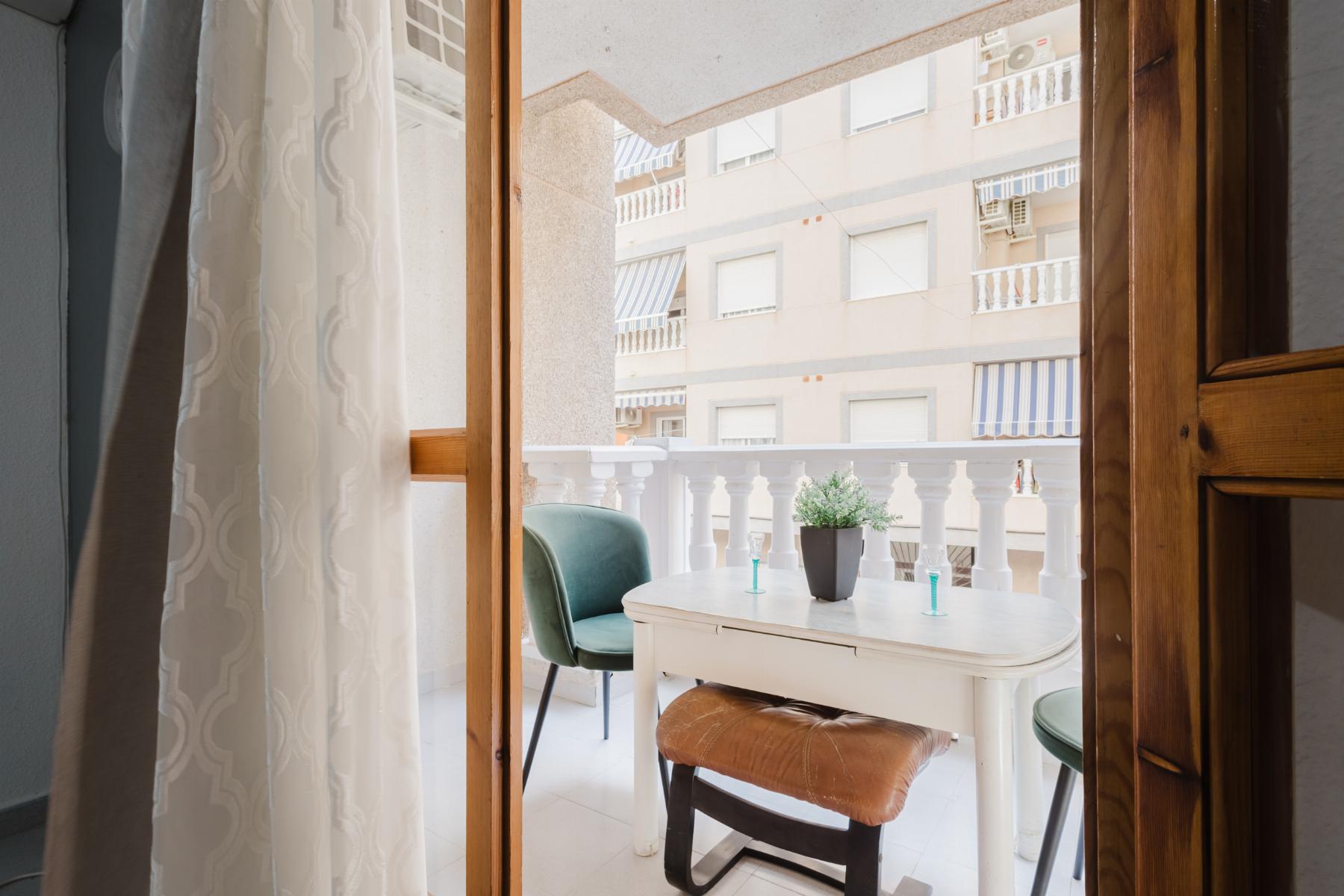 For sale - 2 Bedroom 1 Bathroom Apartamento in Torrevieja - Playa de La Acequion  - Alicante