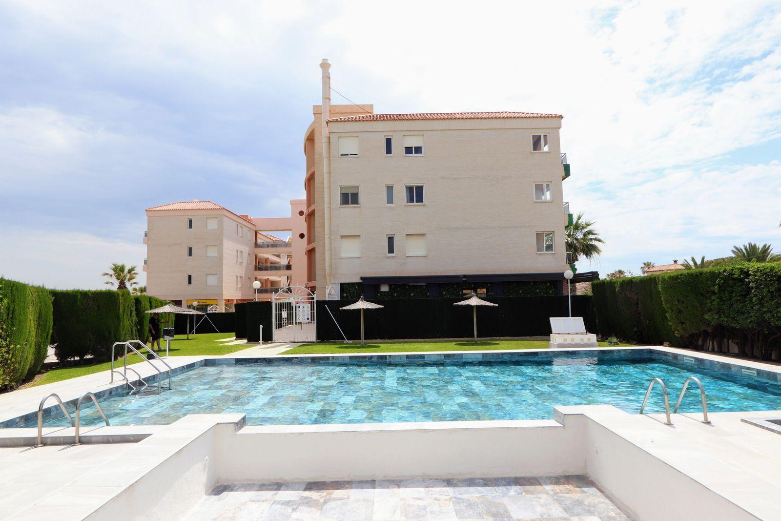For sale - 3 Bedroom 2 Bathroom Apartamento in Torrevieja - Playa Flamenca  - Alicante
