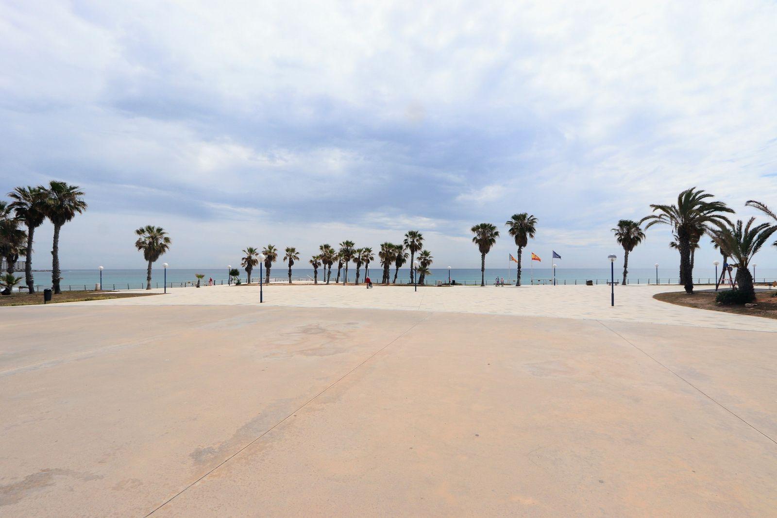 For sale - 3 Bedroom 2 Bathroom Apartamento in Torrevieja - Playa Flamenca  - Alicante