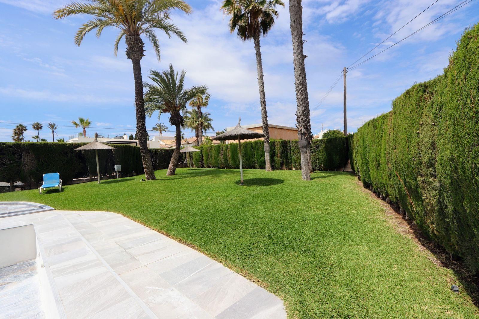 For sale - 3 Bedroom 2 Bathroom Apartamento in Torrevieja - Playa Flamenca  - Alicante