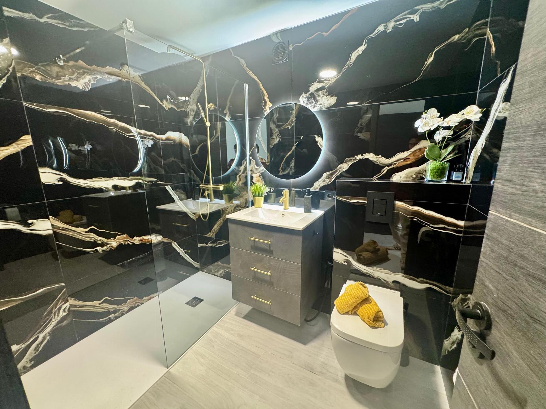 For sale - 3 Bedroom 2 Bathroom Apartamento in Torrevieja - CLUB NAUTICO TORREVIEJA  - Alicante