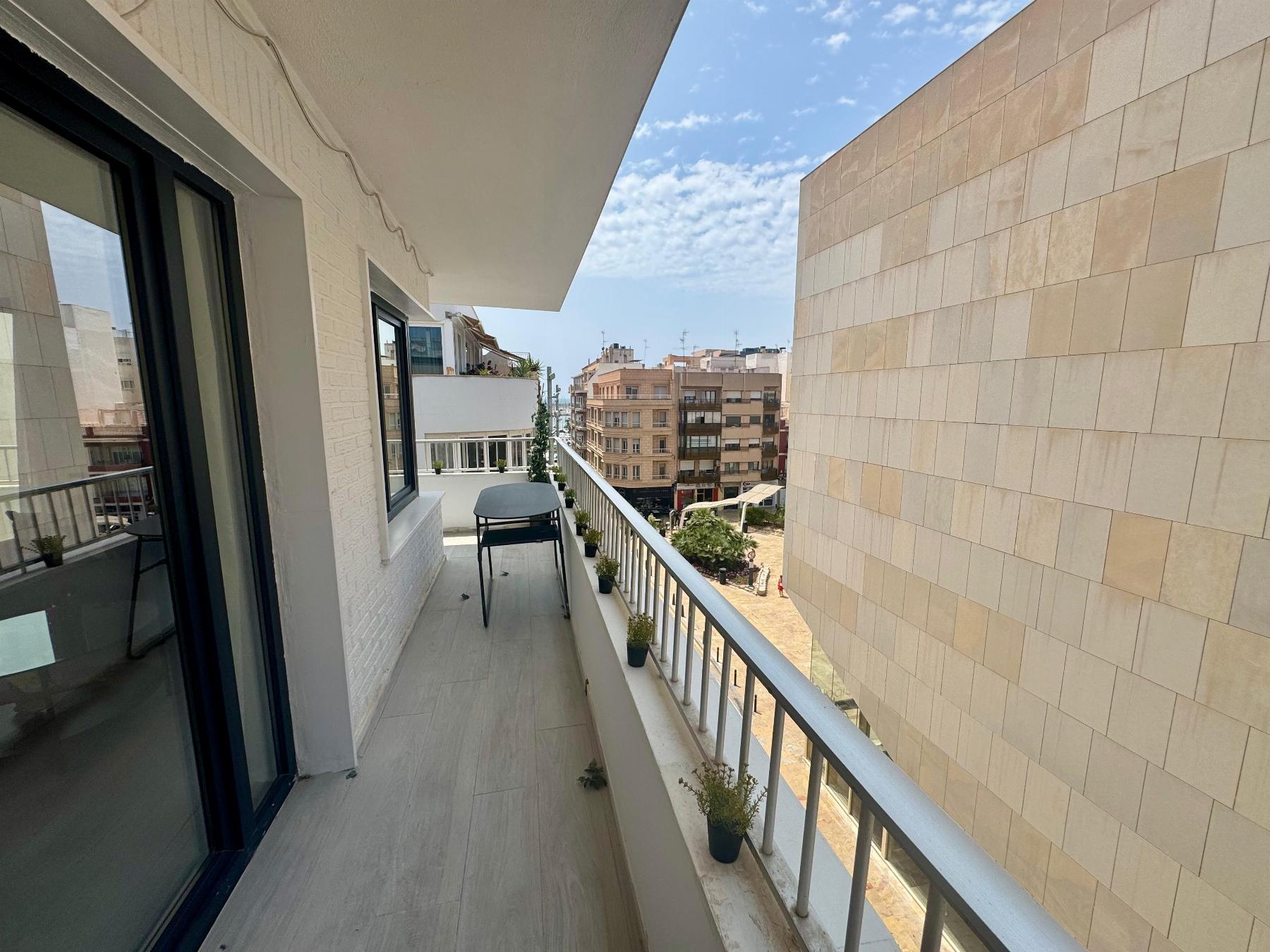 For sale - 3 Bedroom 2 Bathroom Apartamento in Torrevieja - CLUB NAUTICO TORREVIEJA  - Alicante