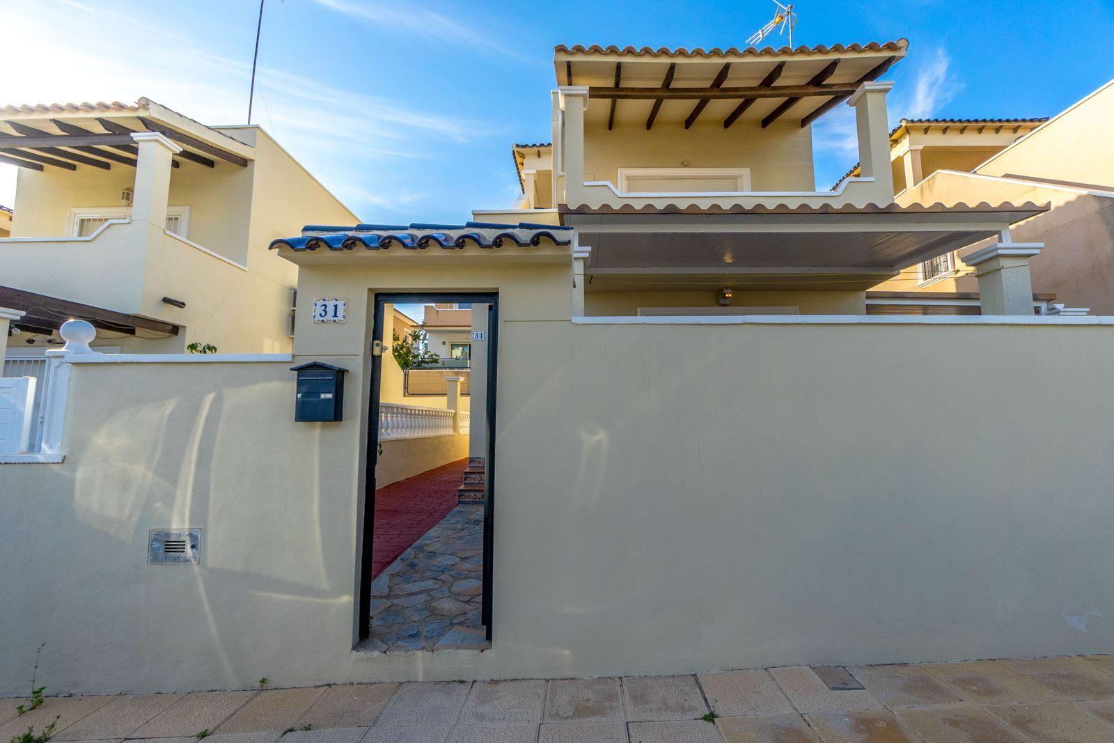 For sale - 3 Bedroom 2 Bathroom Casa in Orihuela Costa - Las Filipinas  - Alicante
