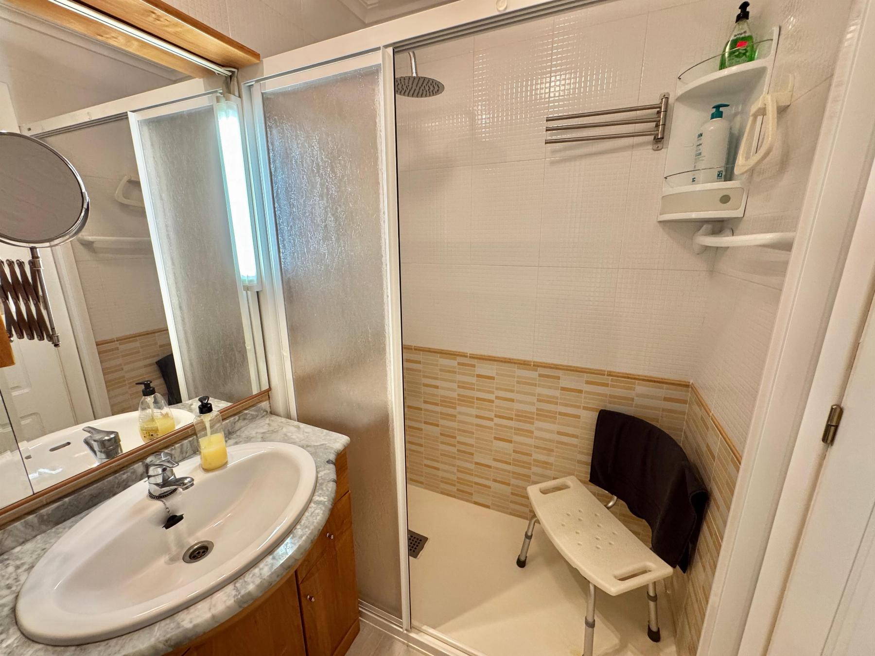 For sale - 2 Bedroom 1 Bathroom Apartamento in Almoradí - almoradi  - Alicante